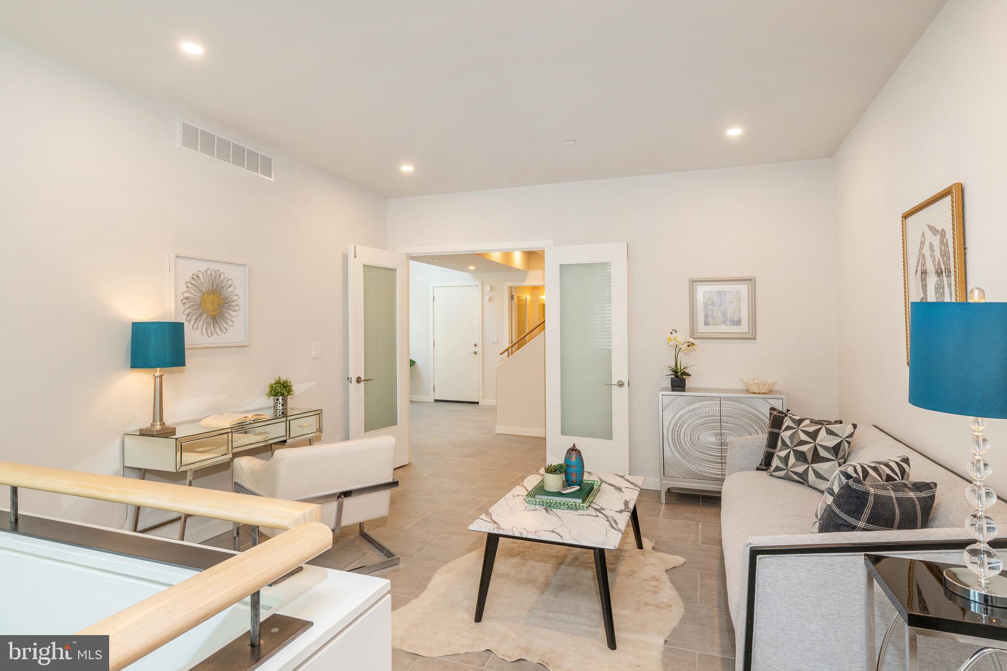 WASHINGTON SQ WEST - Residential