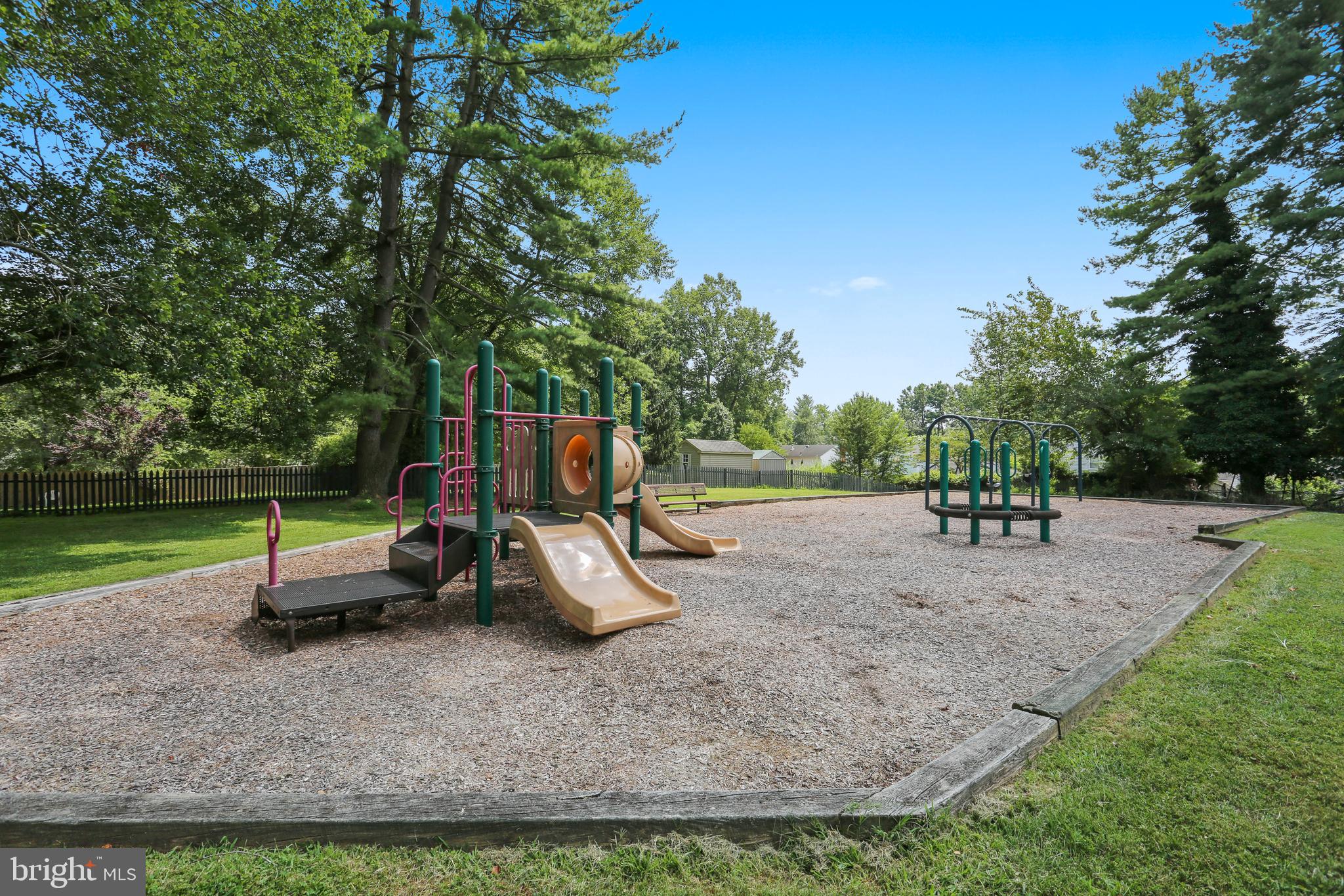 NORBECK ESTATES - Residential