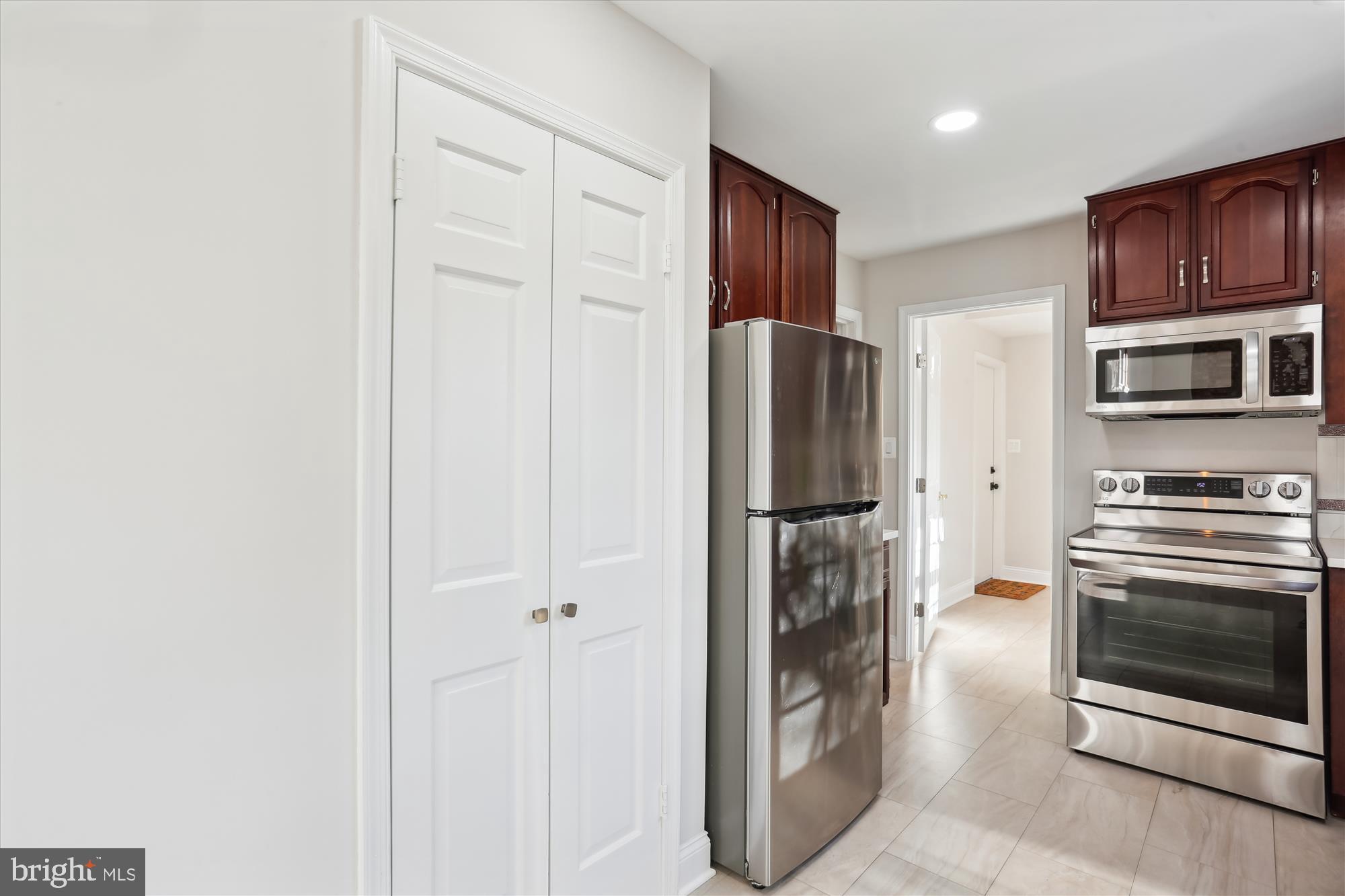 NORBECK ESTATES - Residential