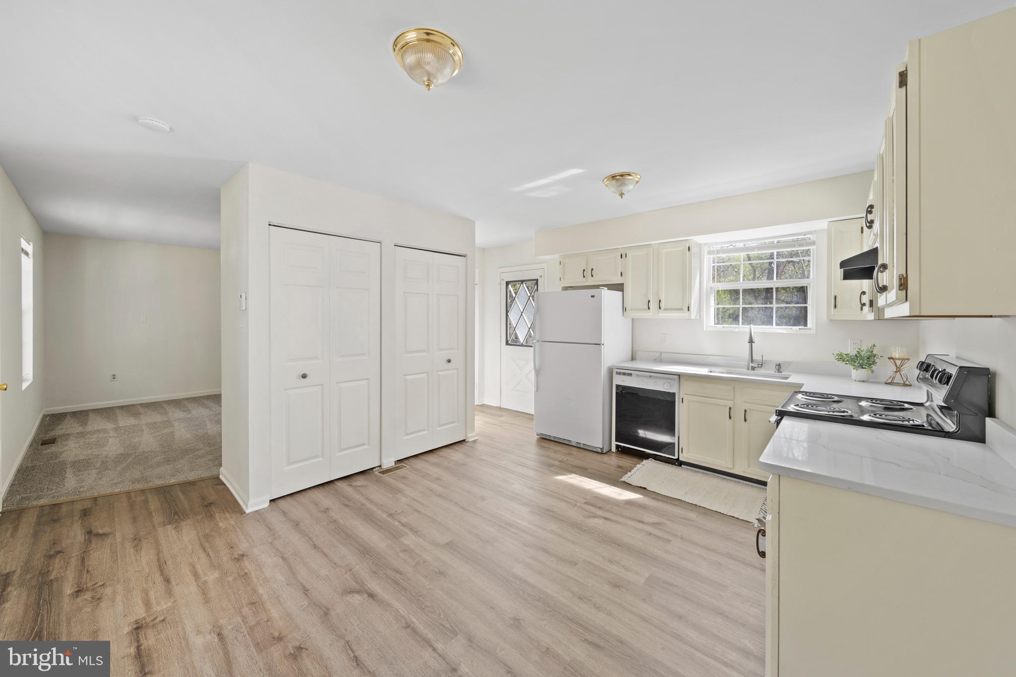 OLD BAYSIDE - Residential