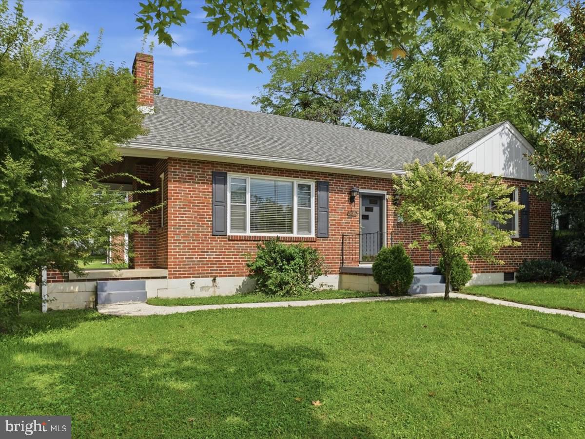 939 VIEW STREET