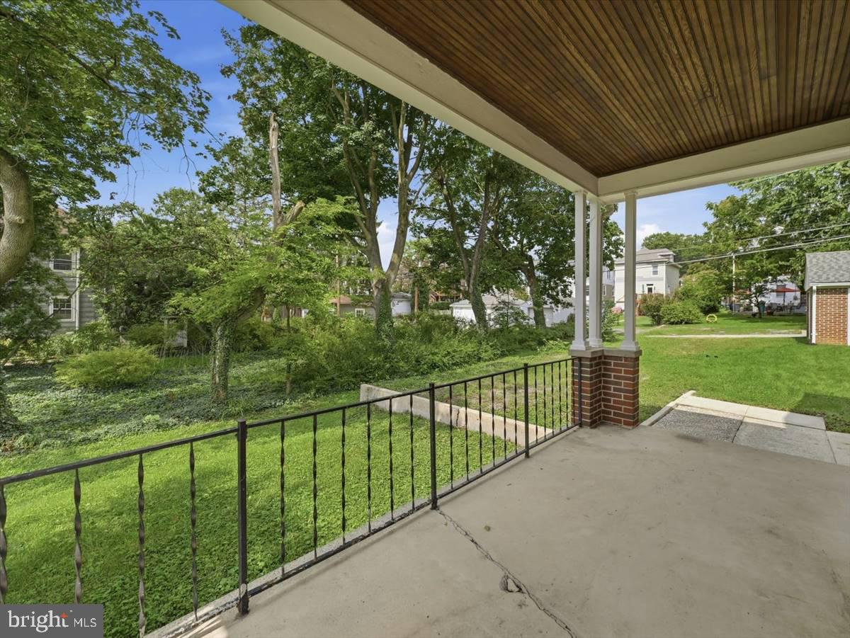 939 VIEW STREET