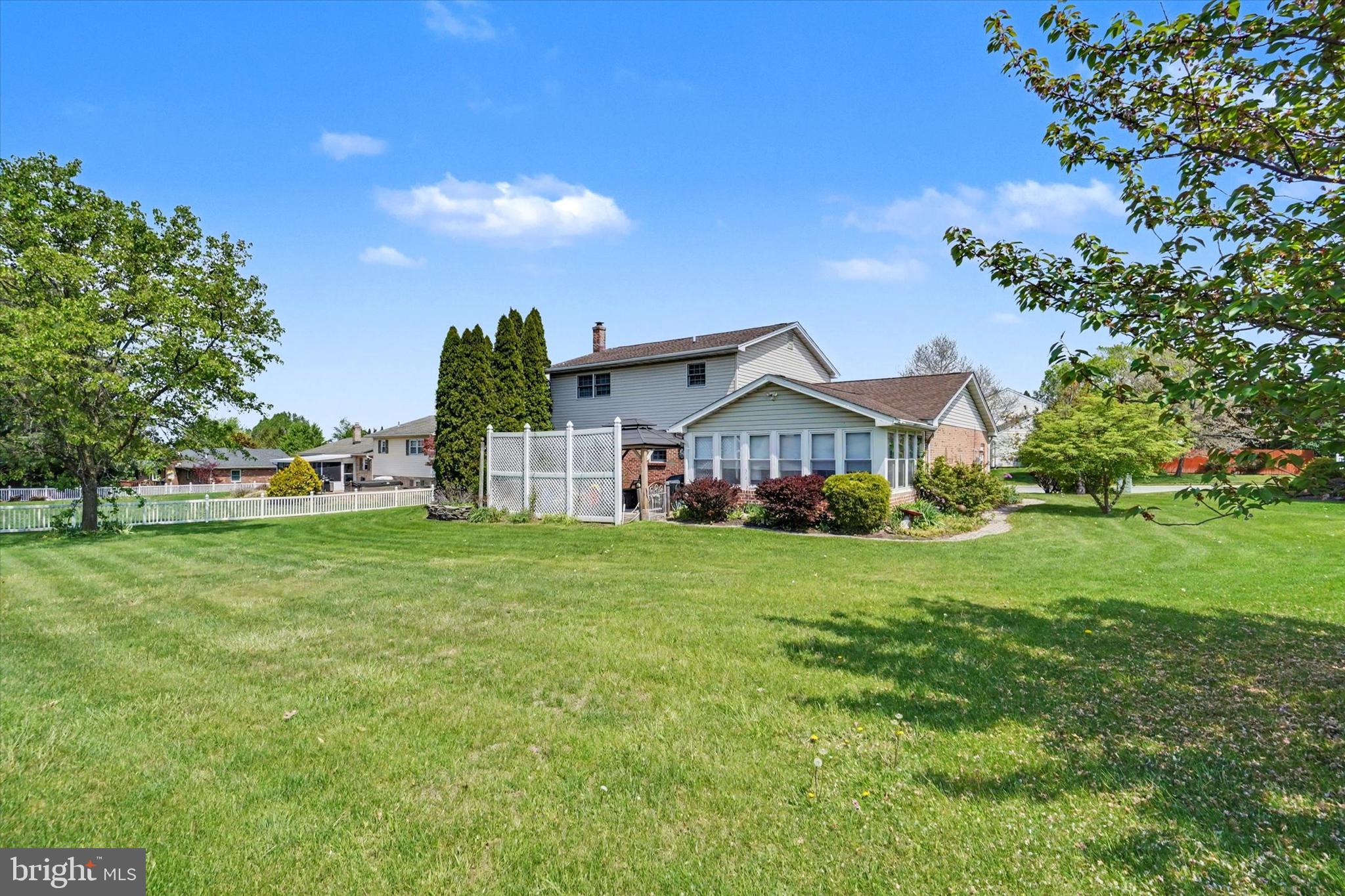 MARBROOKE - Residential