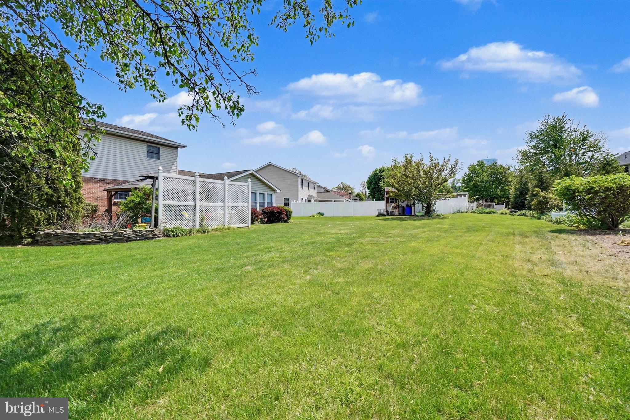 MARBROOKE - Residential