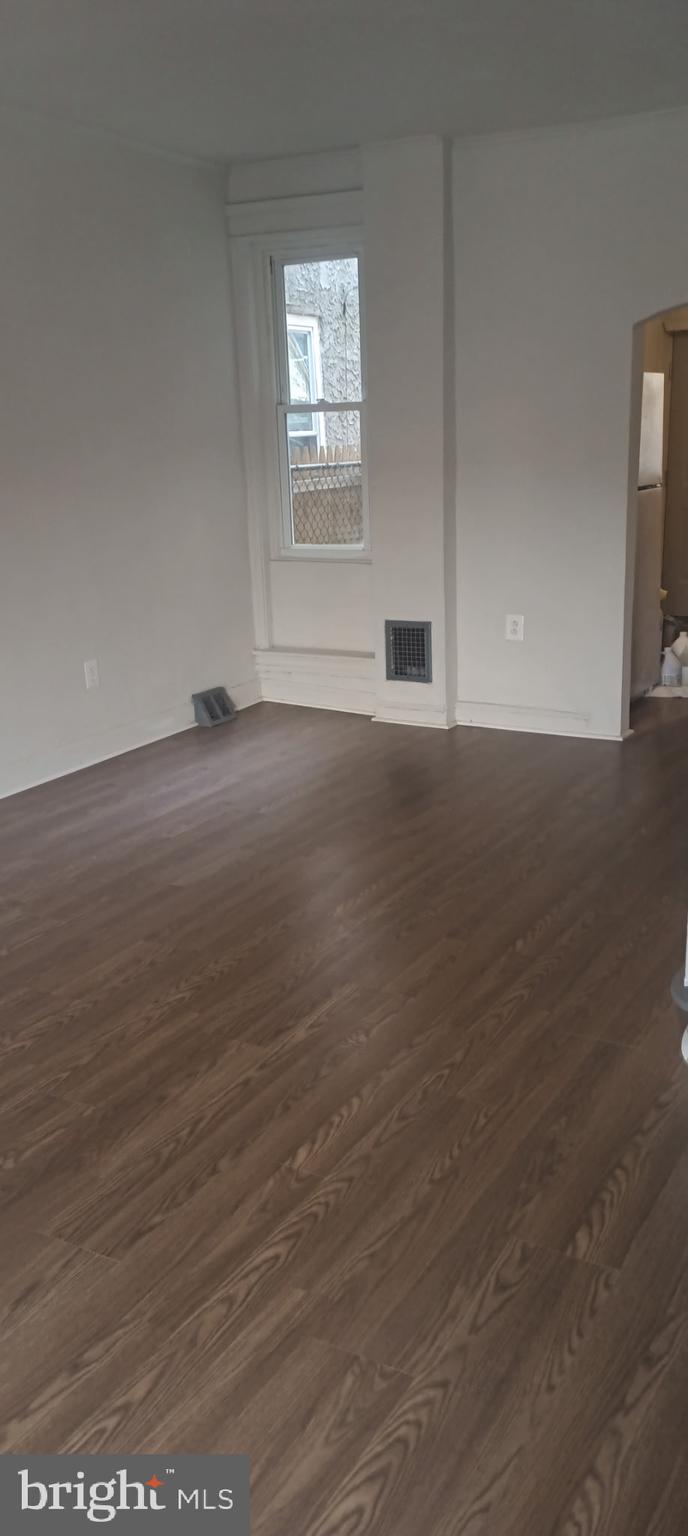 3325 N AMERICAN STREET