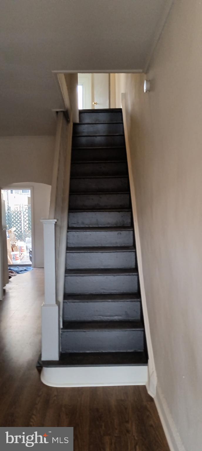 3325 N AMERICAN STREET