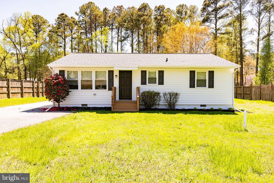 Bright and modern home with an open layout and plenty of natural light. Features a fully updated kitchen with stainless steel appliances, white cabinetry, and subway tile backsplash. Highlights include new flooring, contemporary lighting, and a beautifully renovated bathroom.

The exterior offers a large, level backyard with a private driveway and a spacious storage shed. Move-in ready and perfect for modern living.