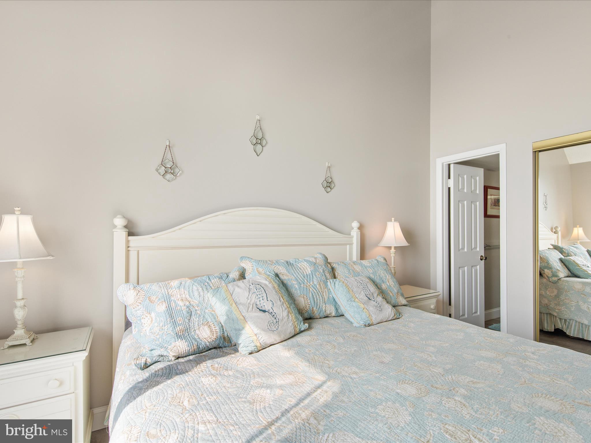 SEA COLONY EAST - Residential