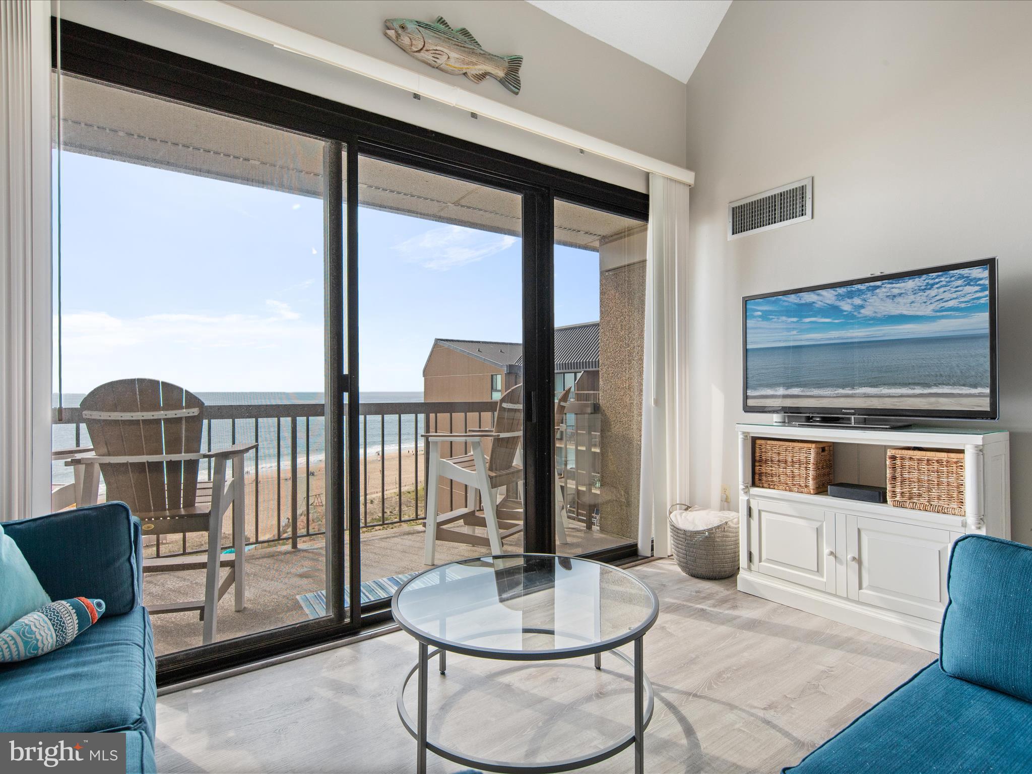 SEA COLONY EAST - Residential