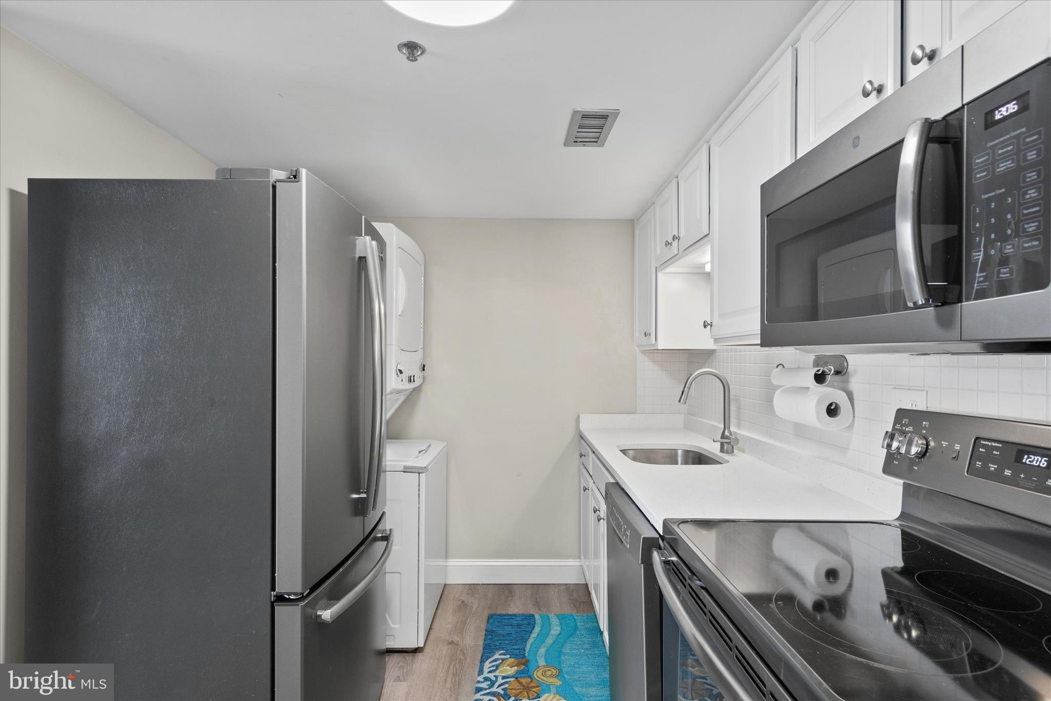 SEA COLONY EAST - Residential