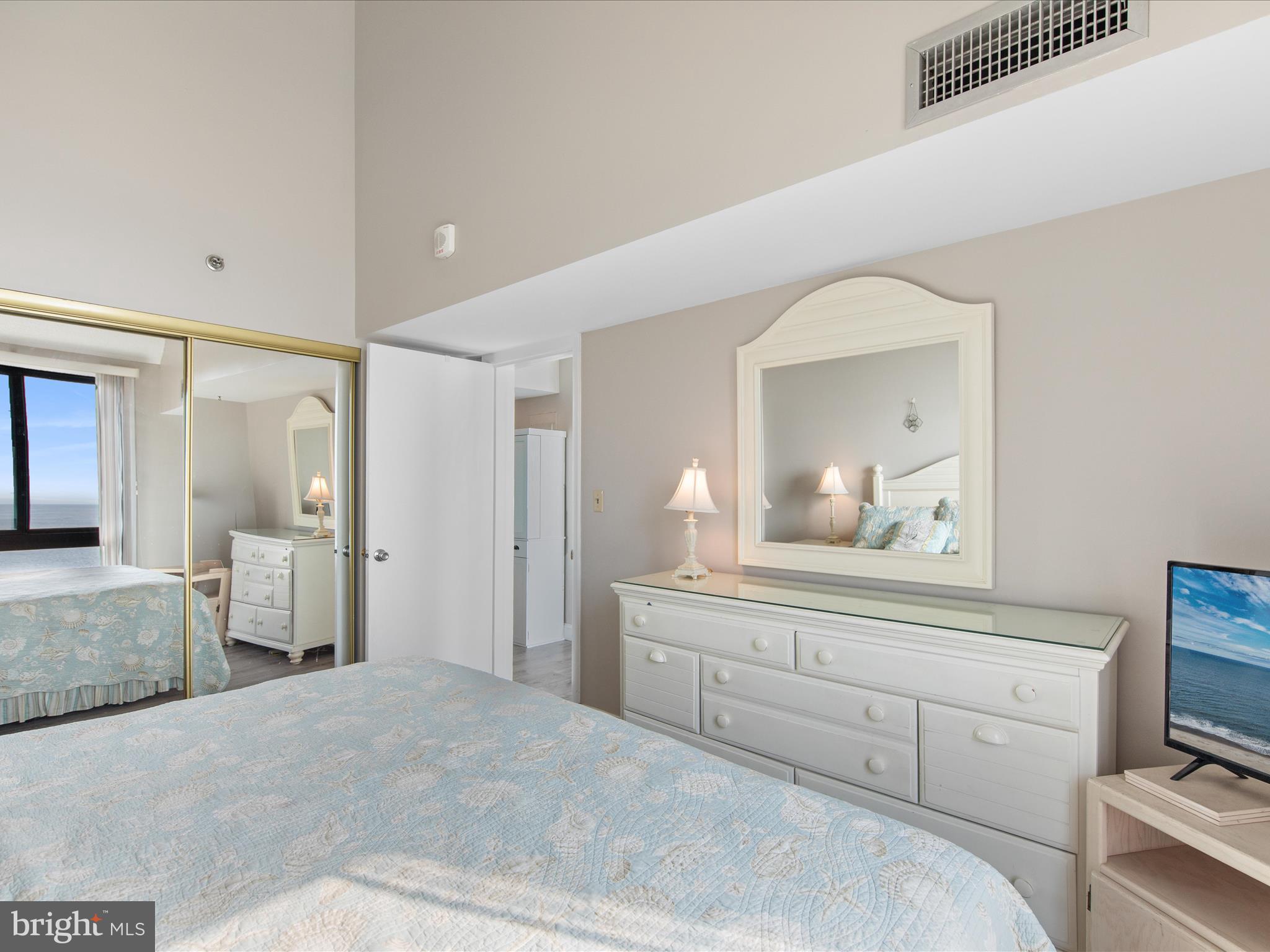 SEA COLONY EAST - Residential