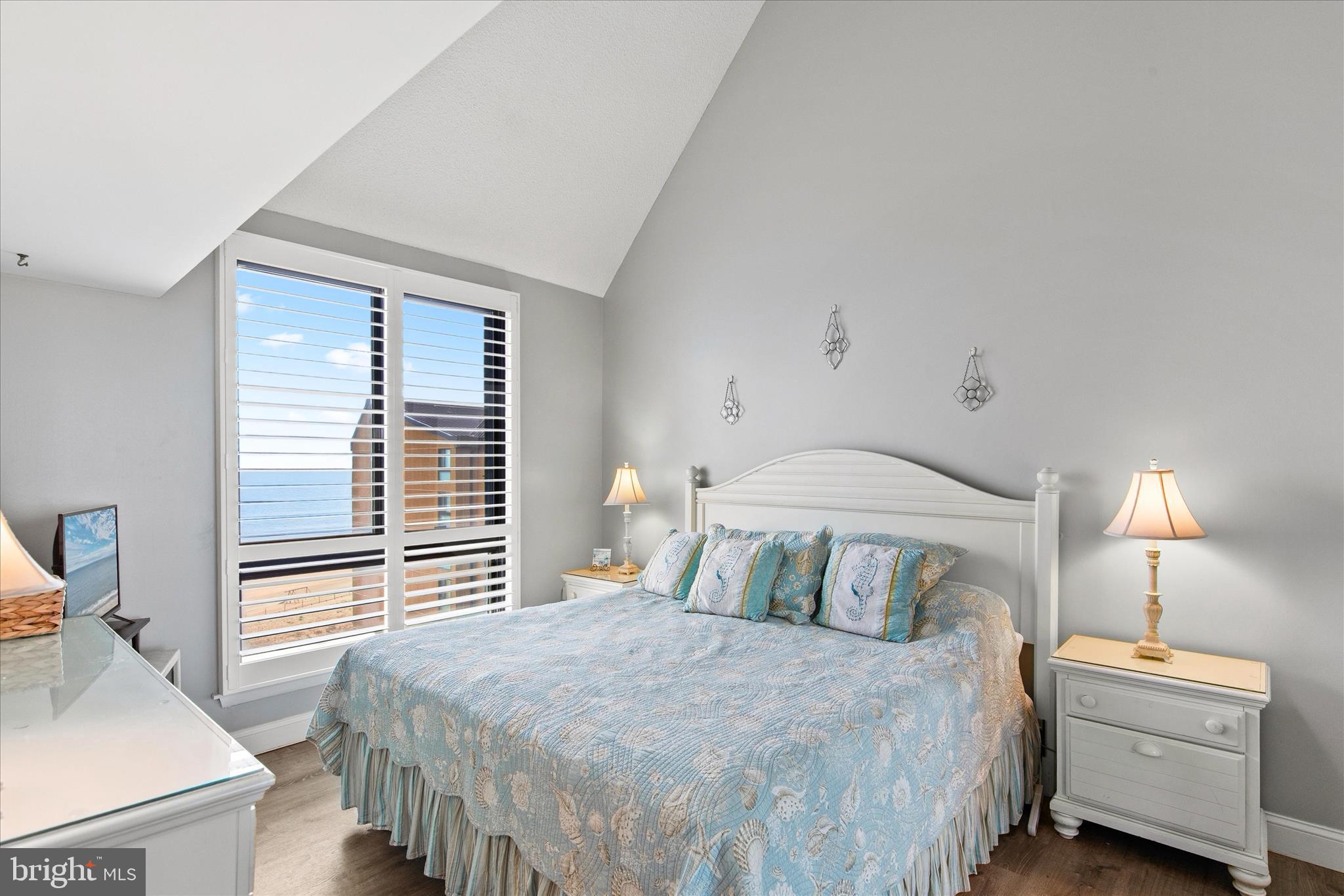 SEA COLONY EAST - Residential