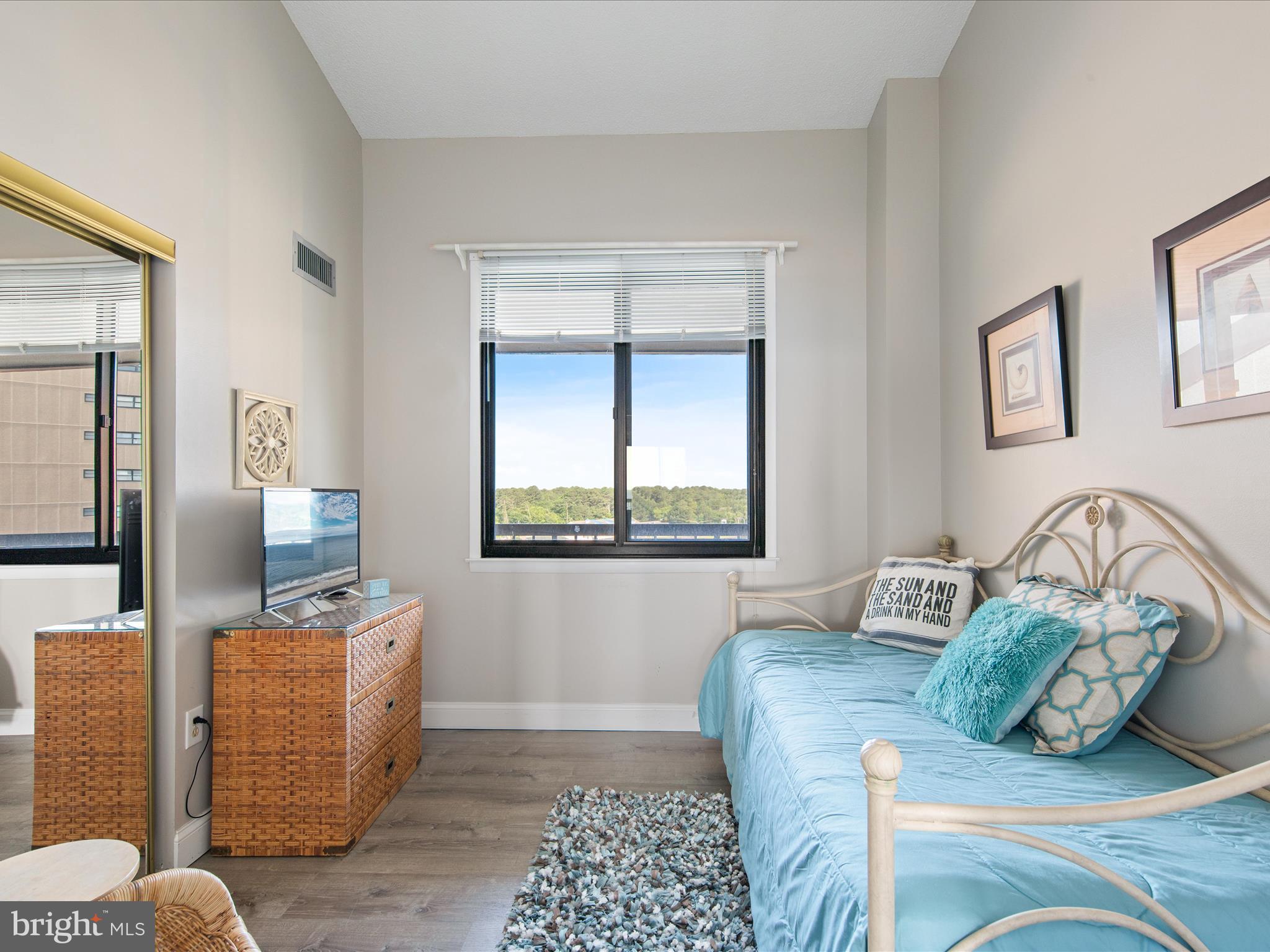 SEA COLONY EAST - Residential