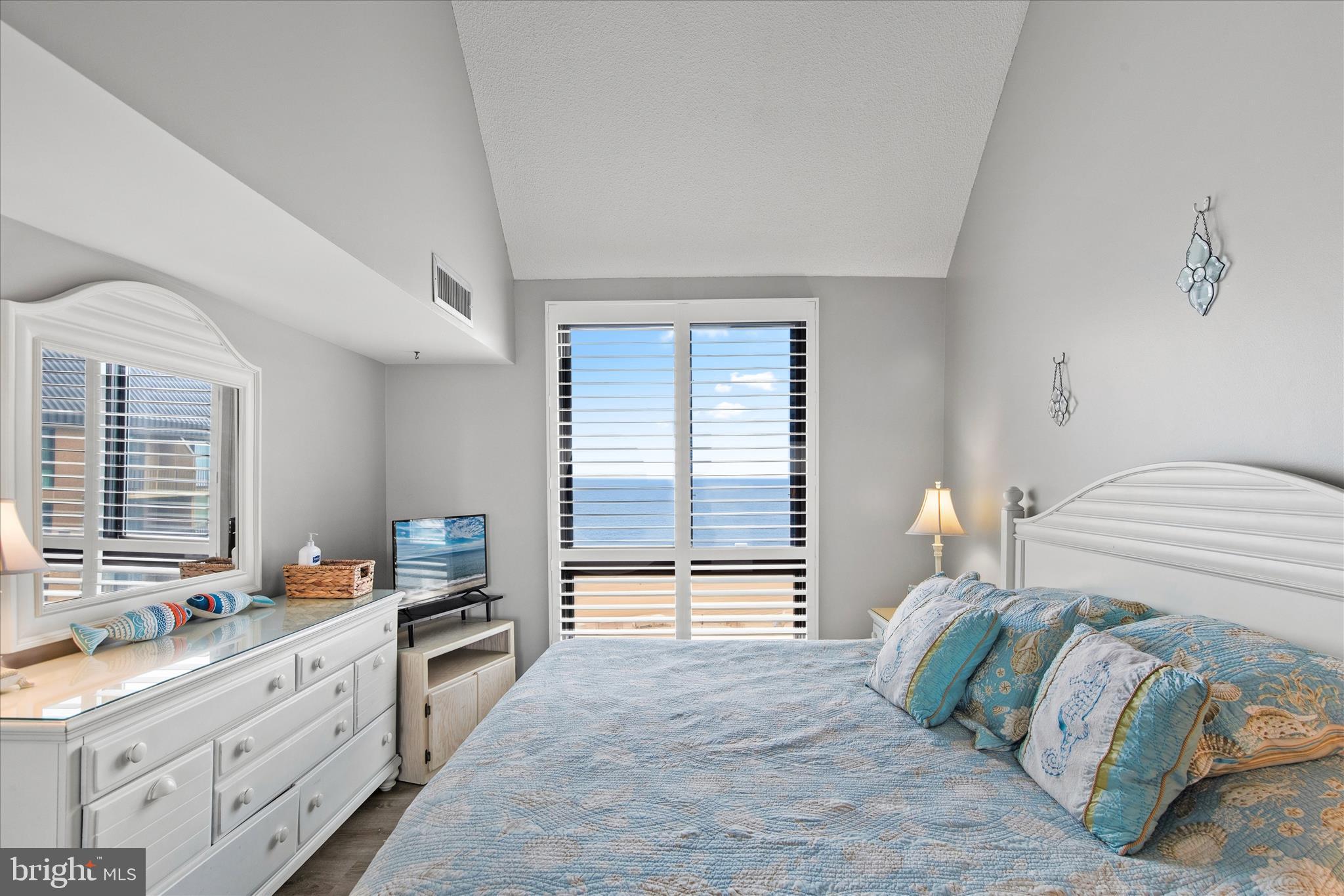 SEA COLONY EAST - Residential