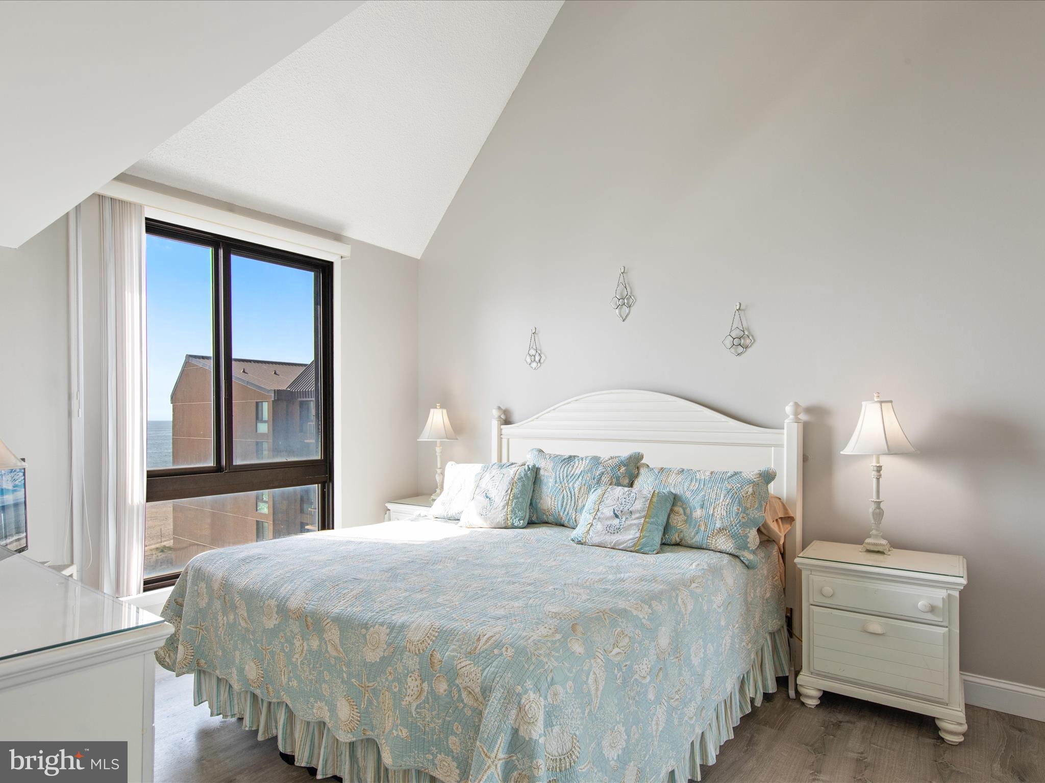 SEA COLONY EAST - Residential