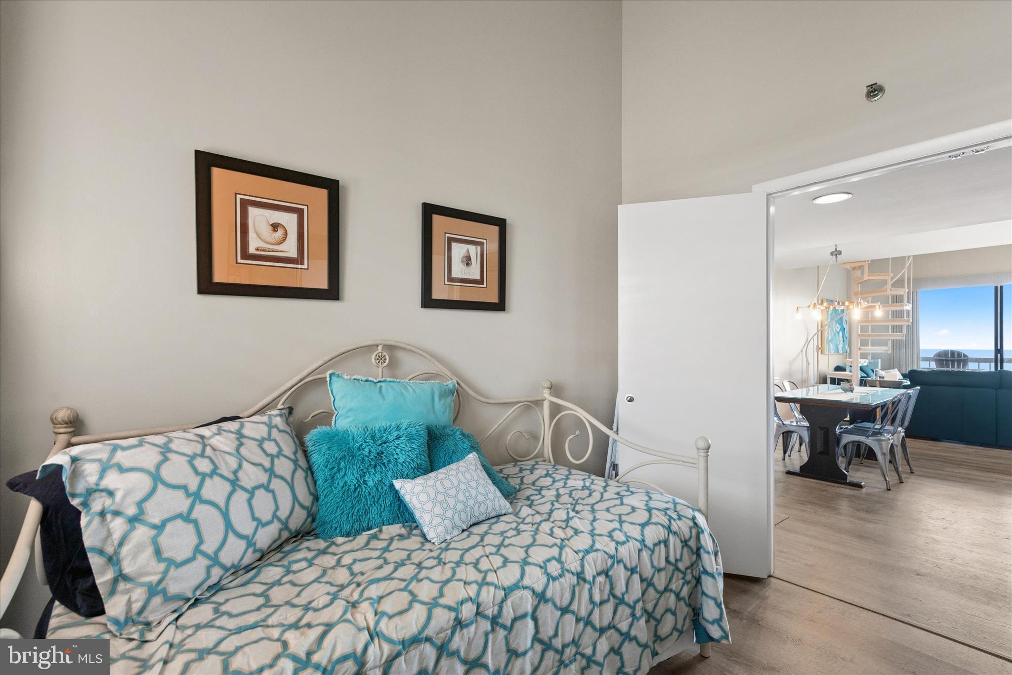 SEA COLONY EAST - Residential