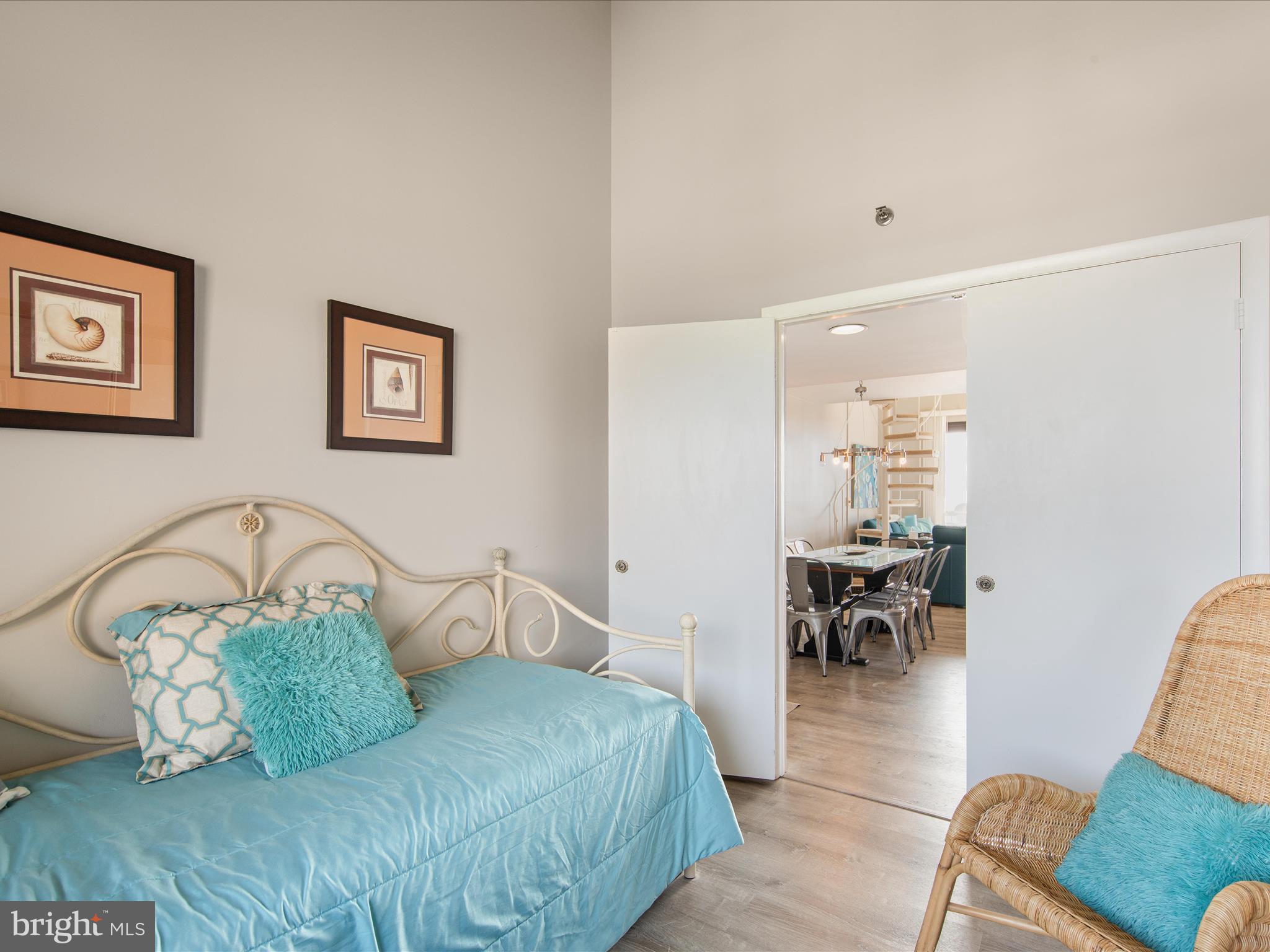 SEA COLONY EAST - Residential