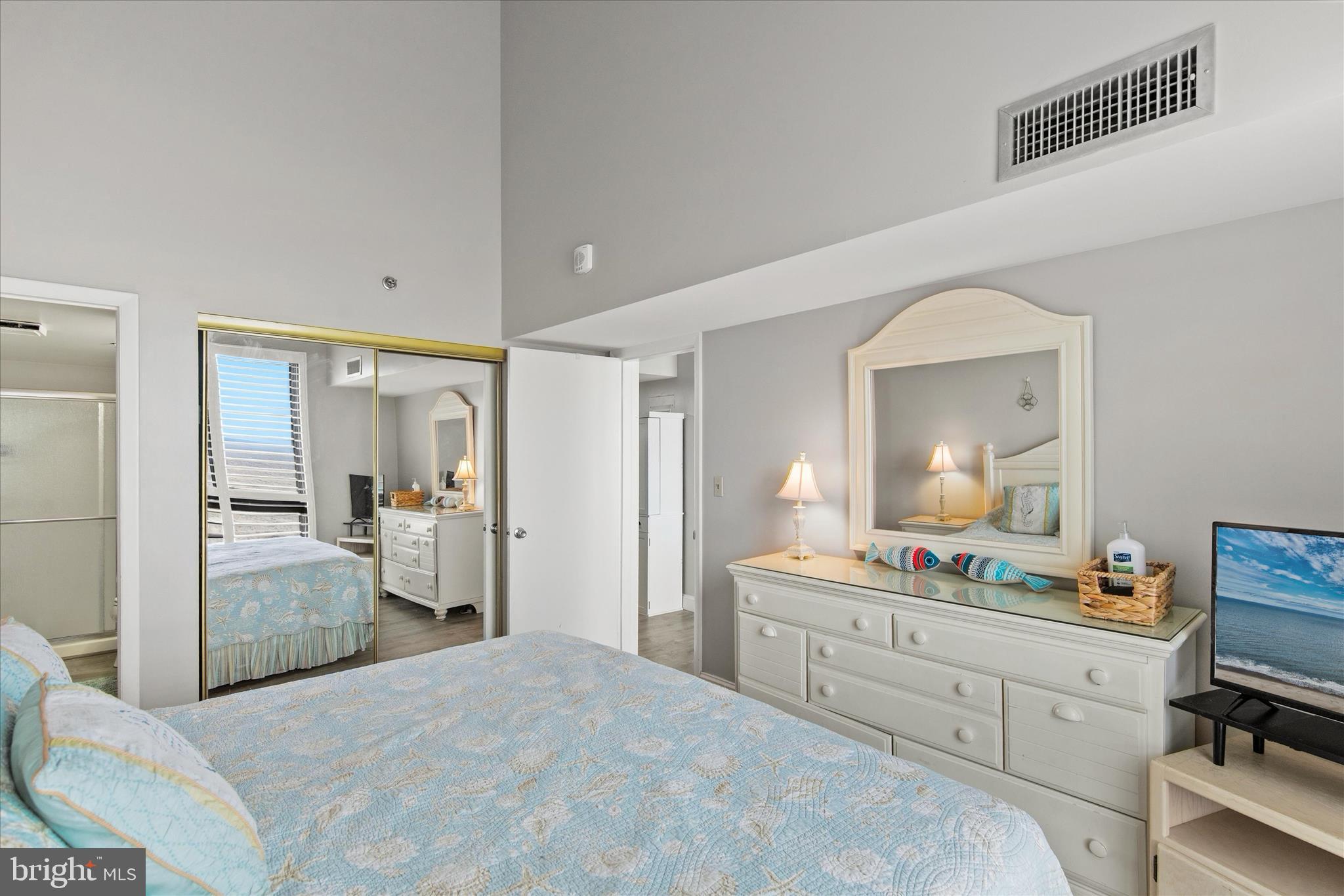 SEA COLONY EAST - Residential