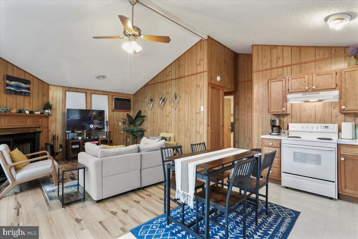 THE WOODS - Residential