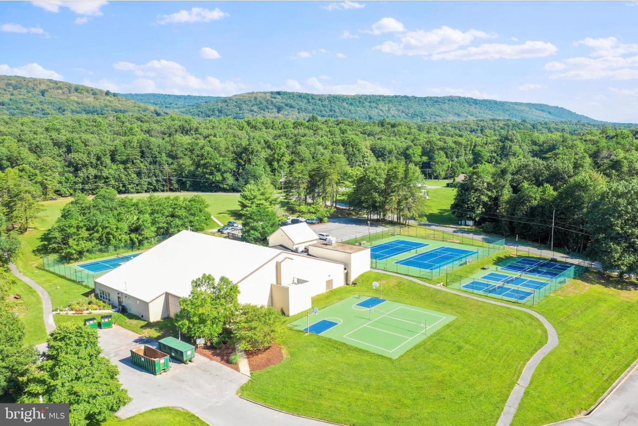 THE WOODS - Residential