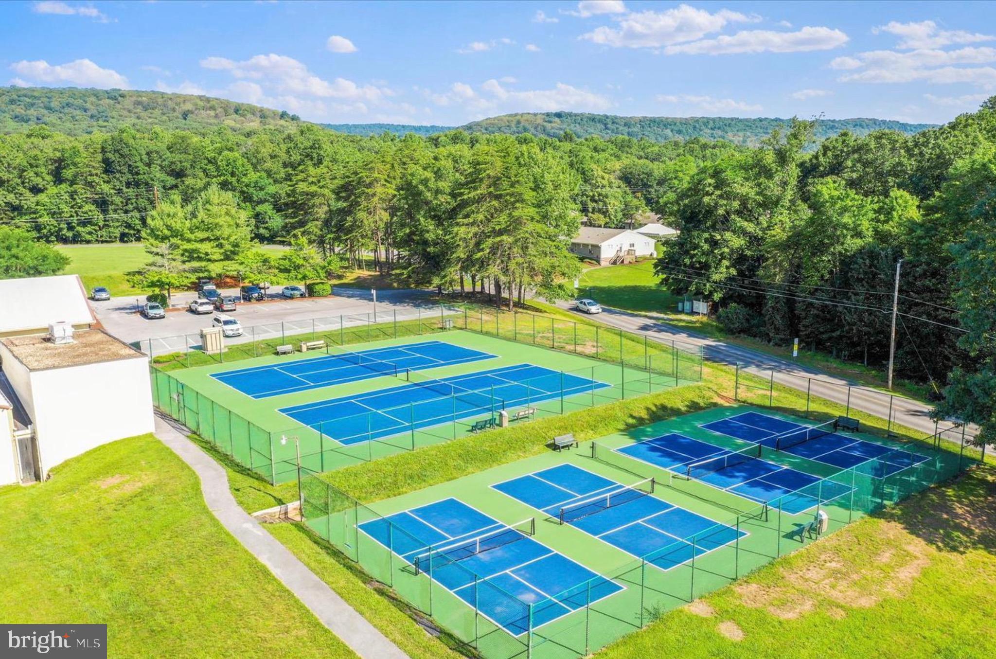 THE WOODS - Residential