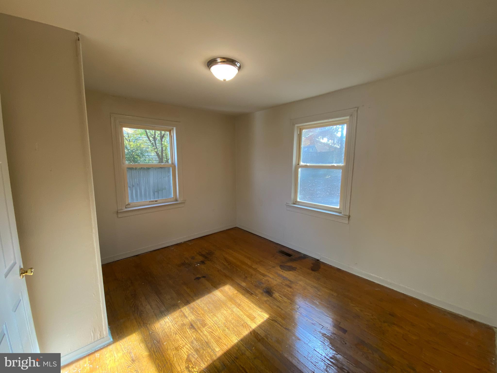JACKSON PARK - Residential Lease