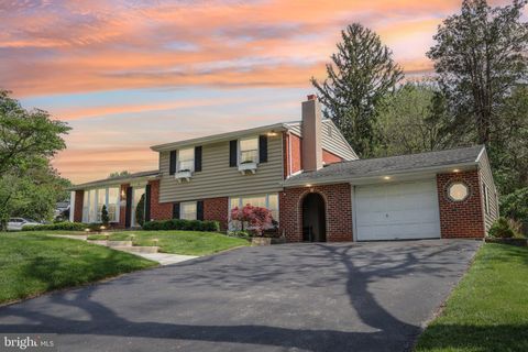 13 GROVE LANE BROOMALL PA 19008