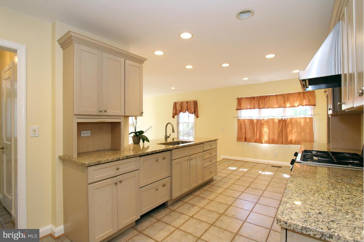 BRADLEY HILLS - Residential Lease