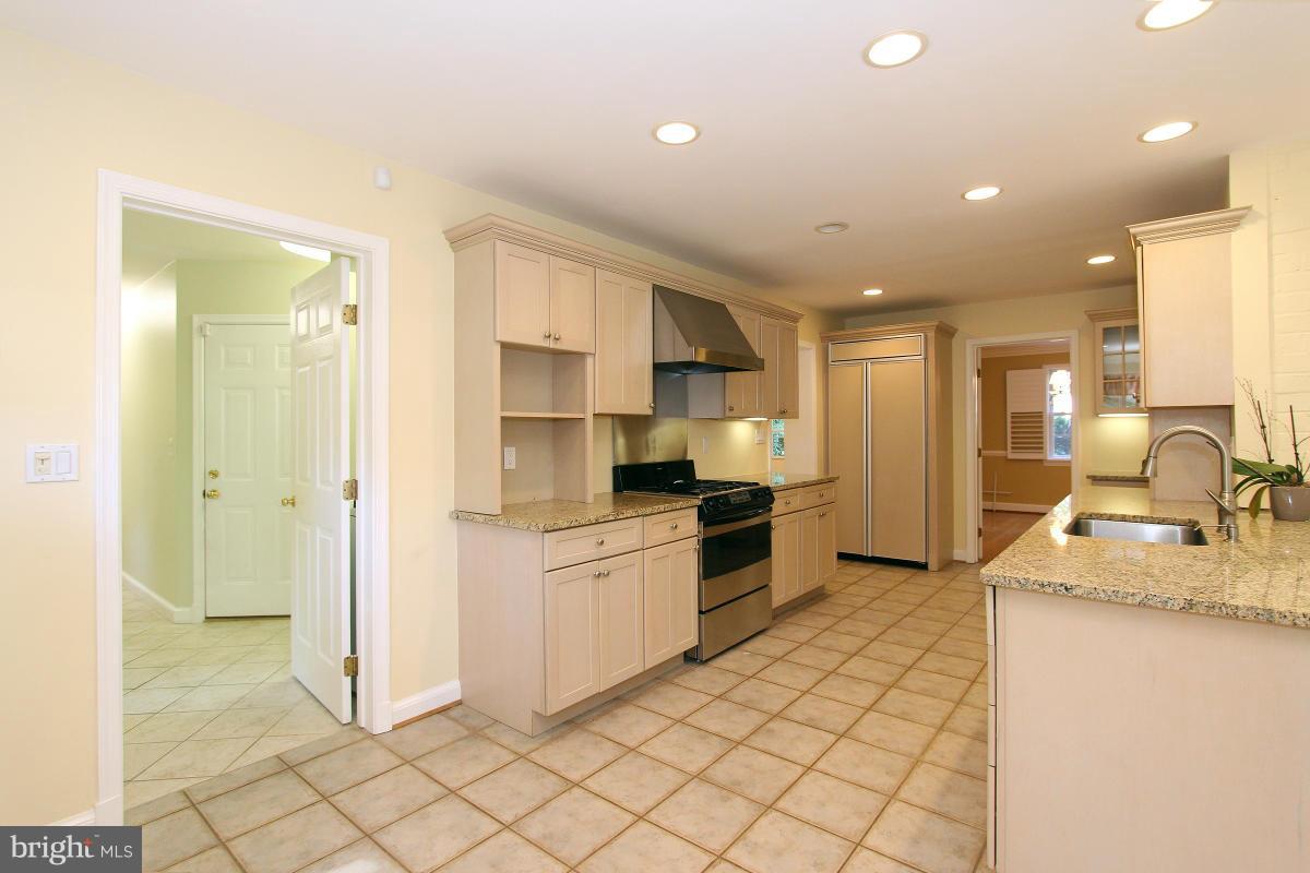 BRADLEY HILLS - Residential Lease