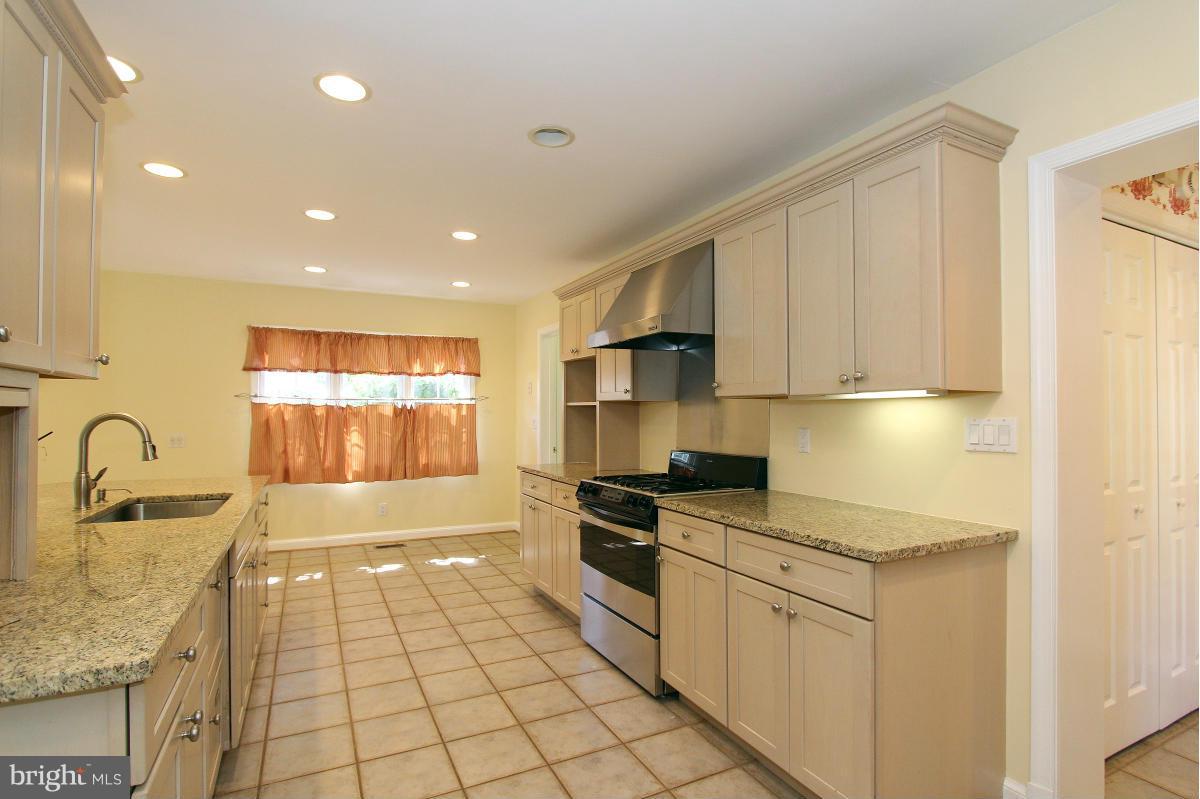 BRADLEY HILLS - Residential Lease