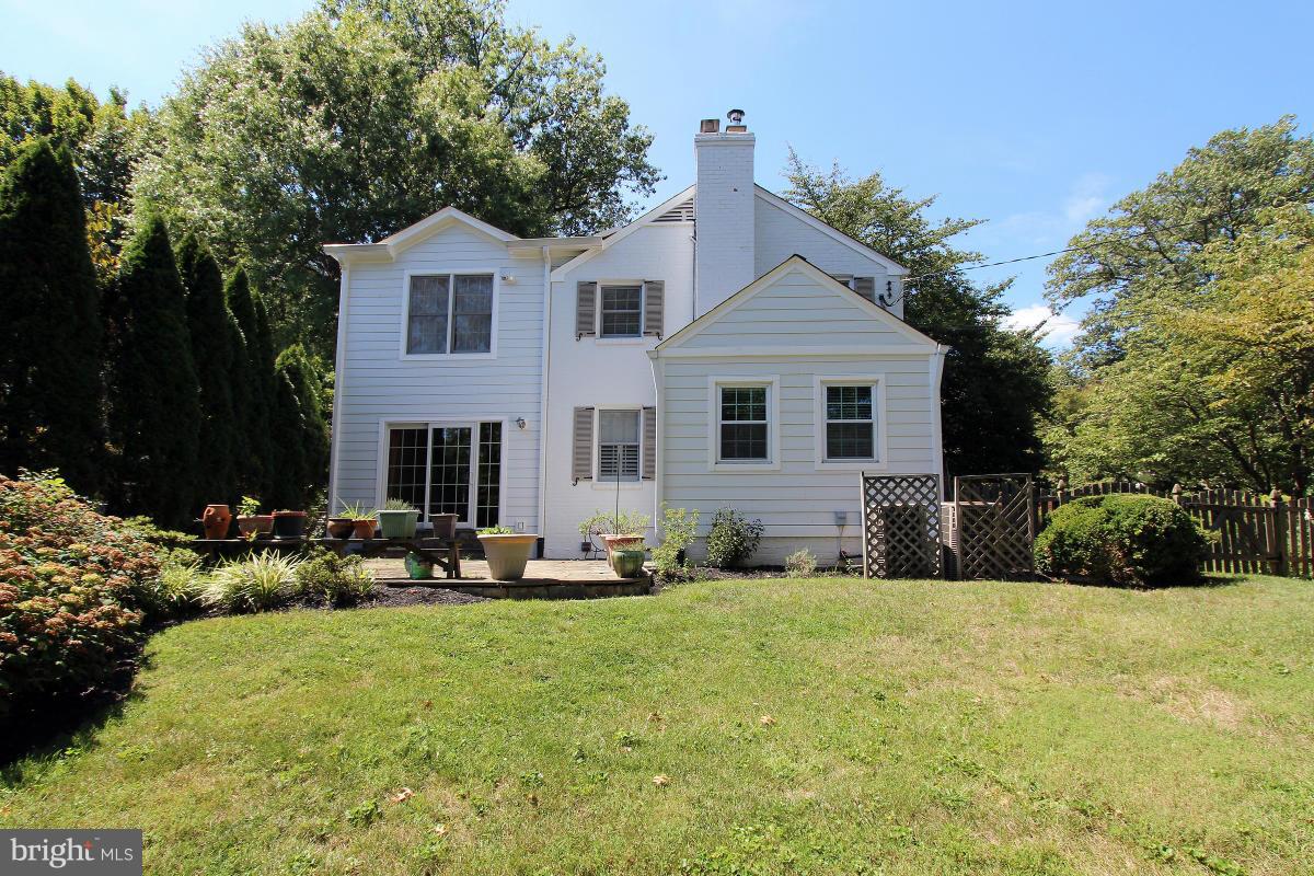 BRADLEY HILLS - Residential Lease