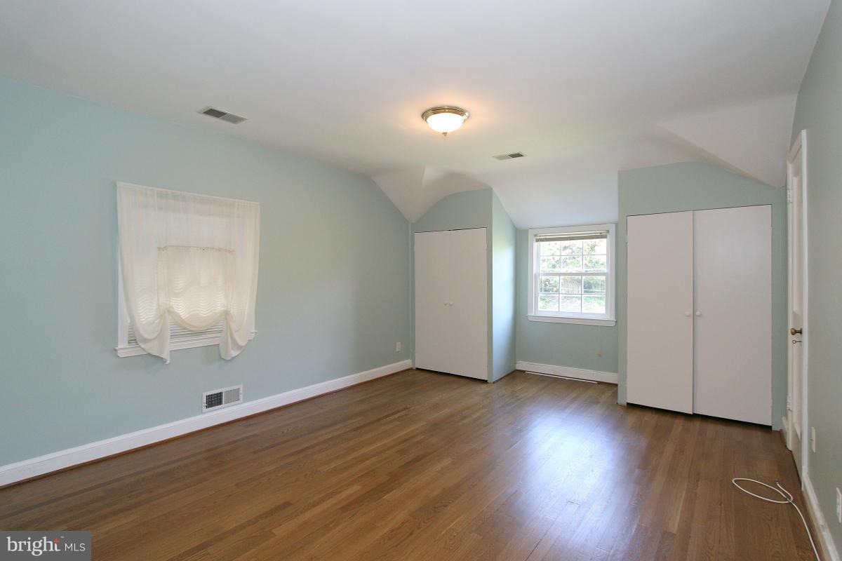 BRADLEY HILLS - Residential Lease