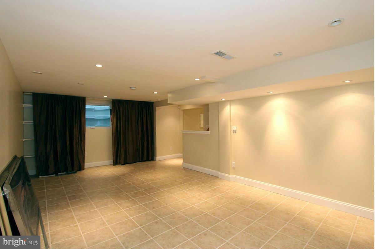 BRADLEY HILLS - Residential Lease