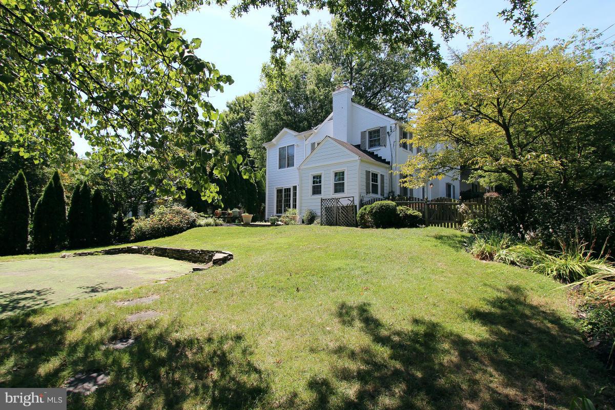 BRADLEY HILLS - Residential Lease