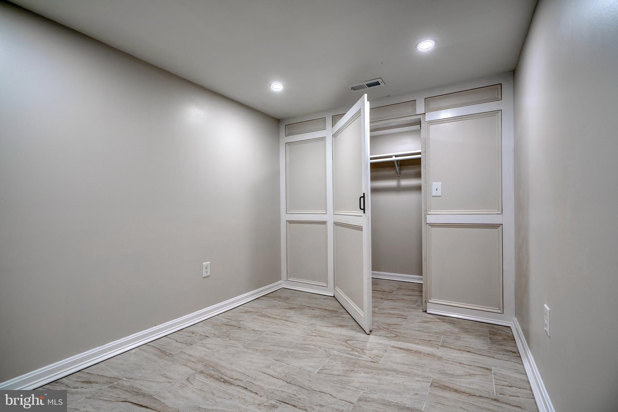 PARKVILLE - Residential