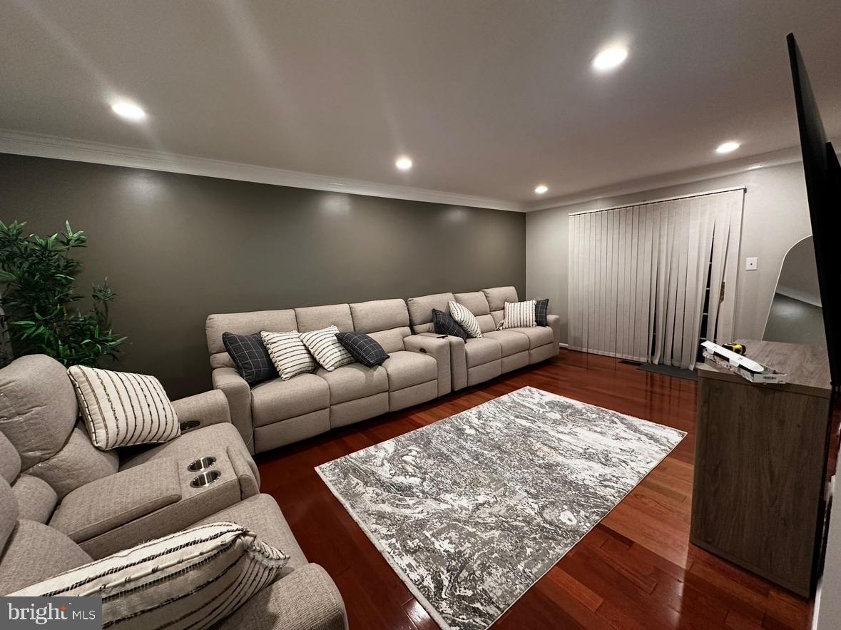 HUNTERS WOODS - Residential Lease