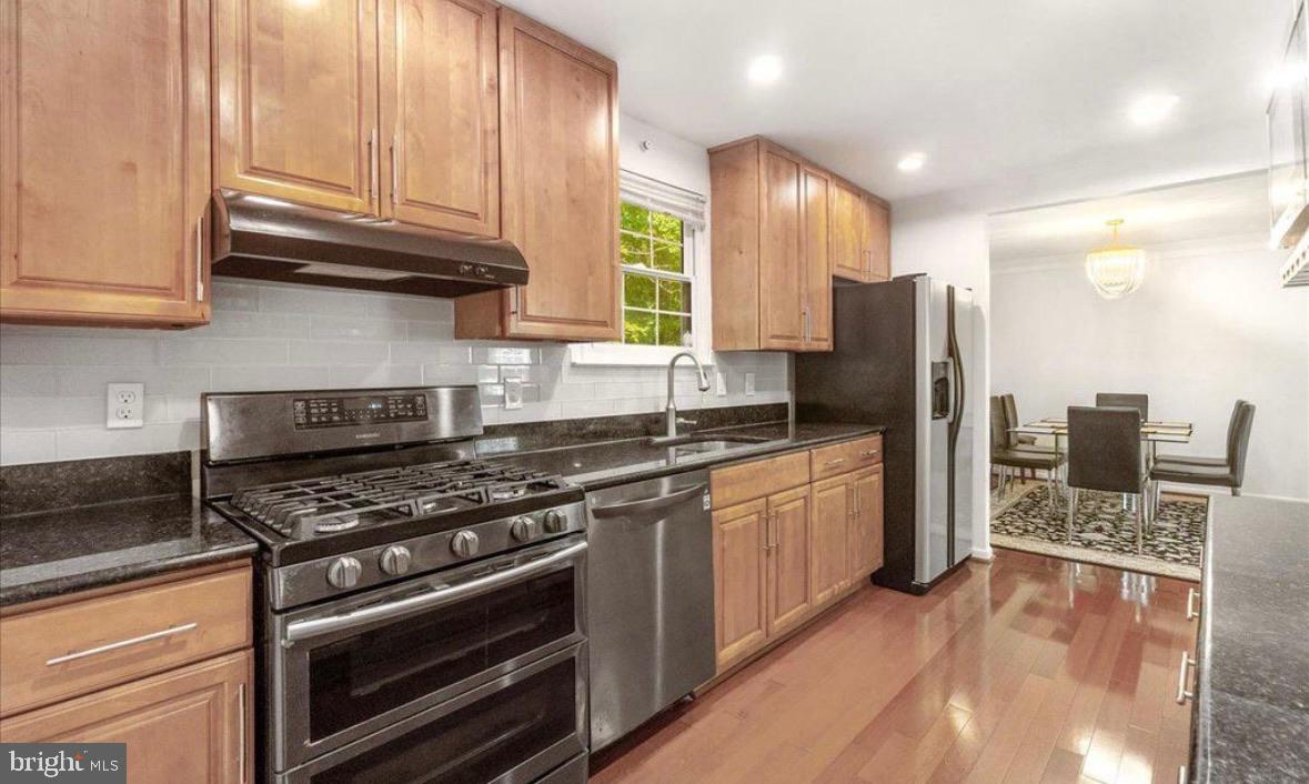 HUNTERS WOODS - Residential Lease