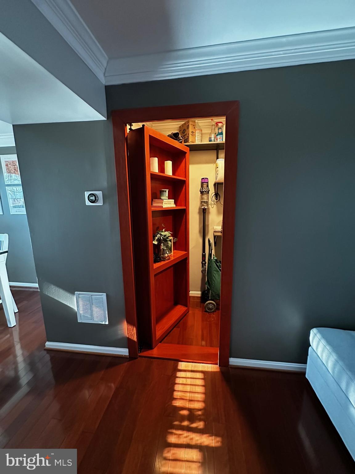 HUNTERS WOODS - Residential Lease