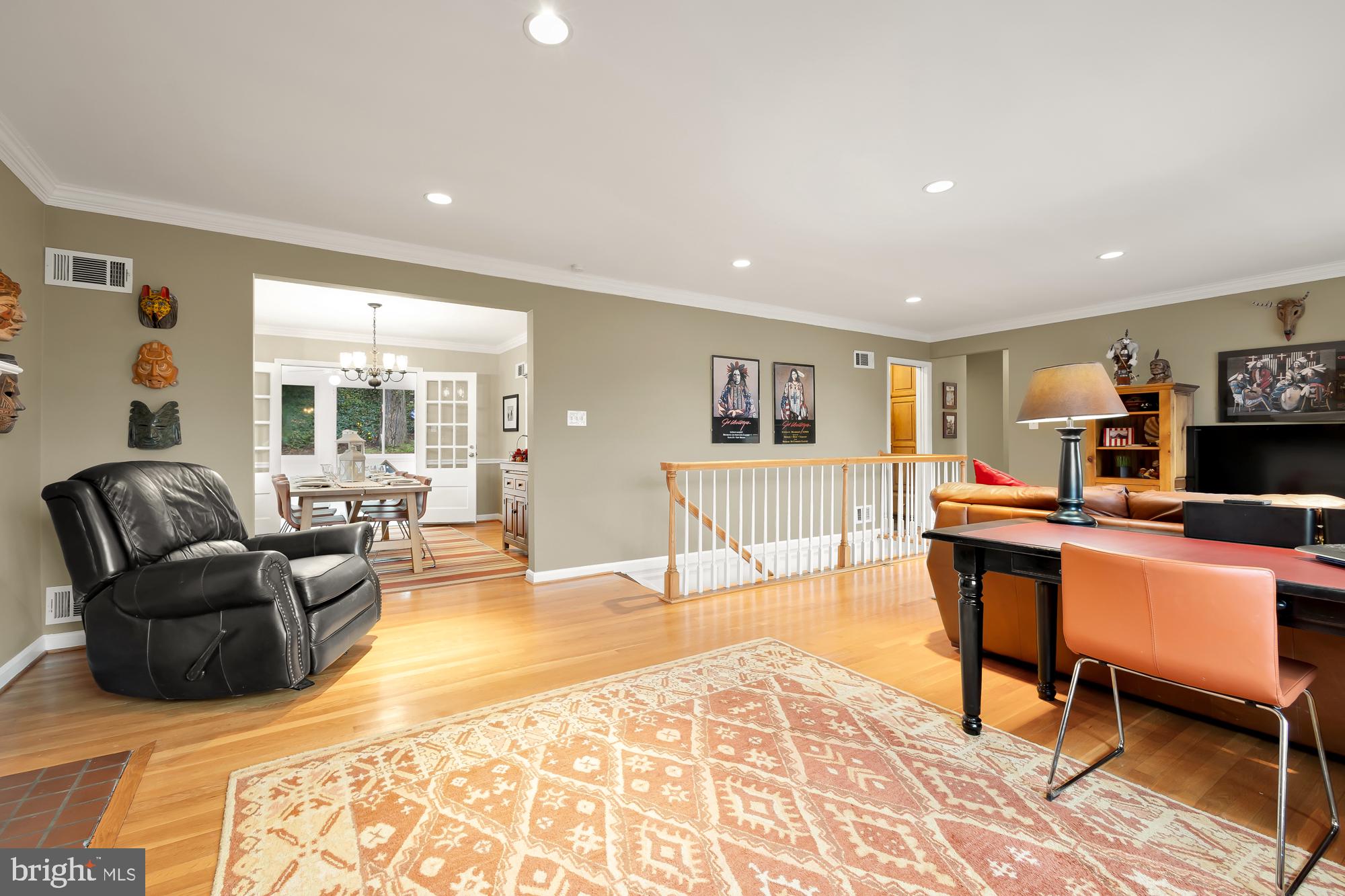 COUNTRY CLUB HILLS - Residential