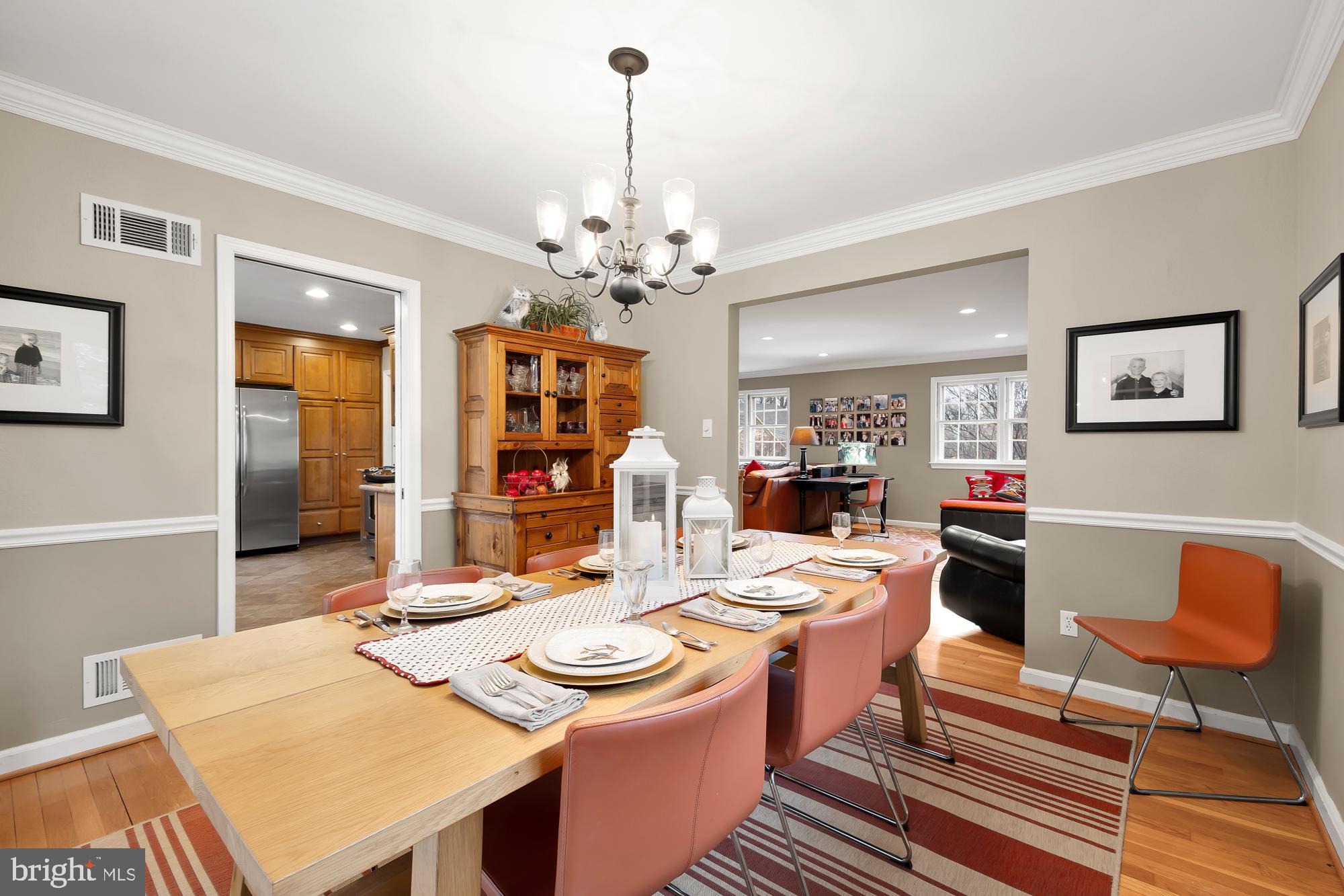 COUNTRY CLUB HILLS - Residential