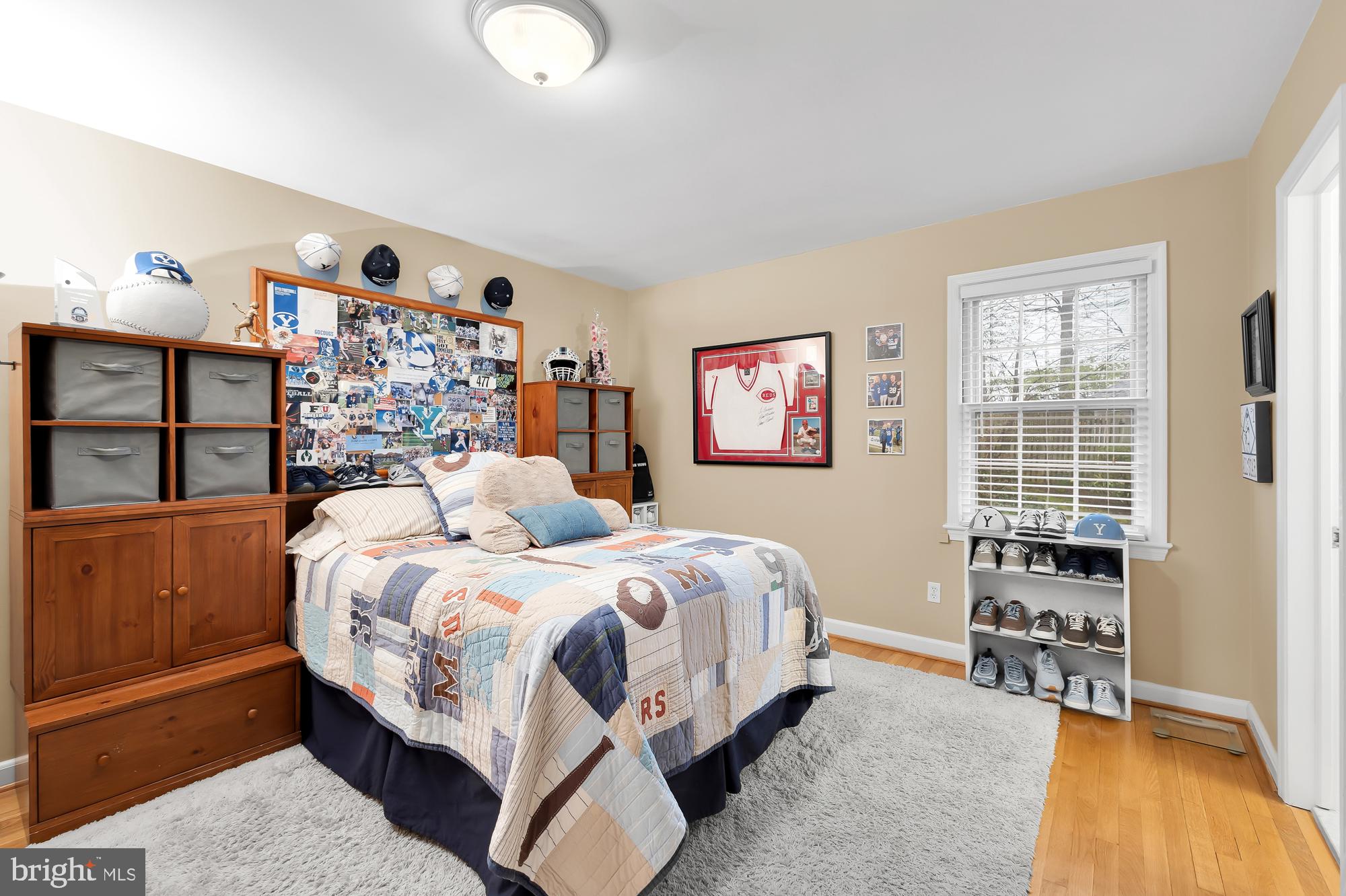 COUNTRY CLUB HILLS - Residential