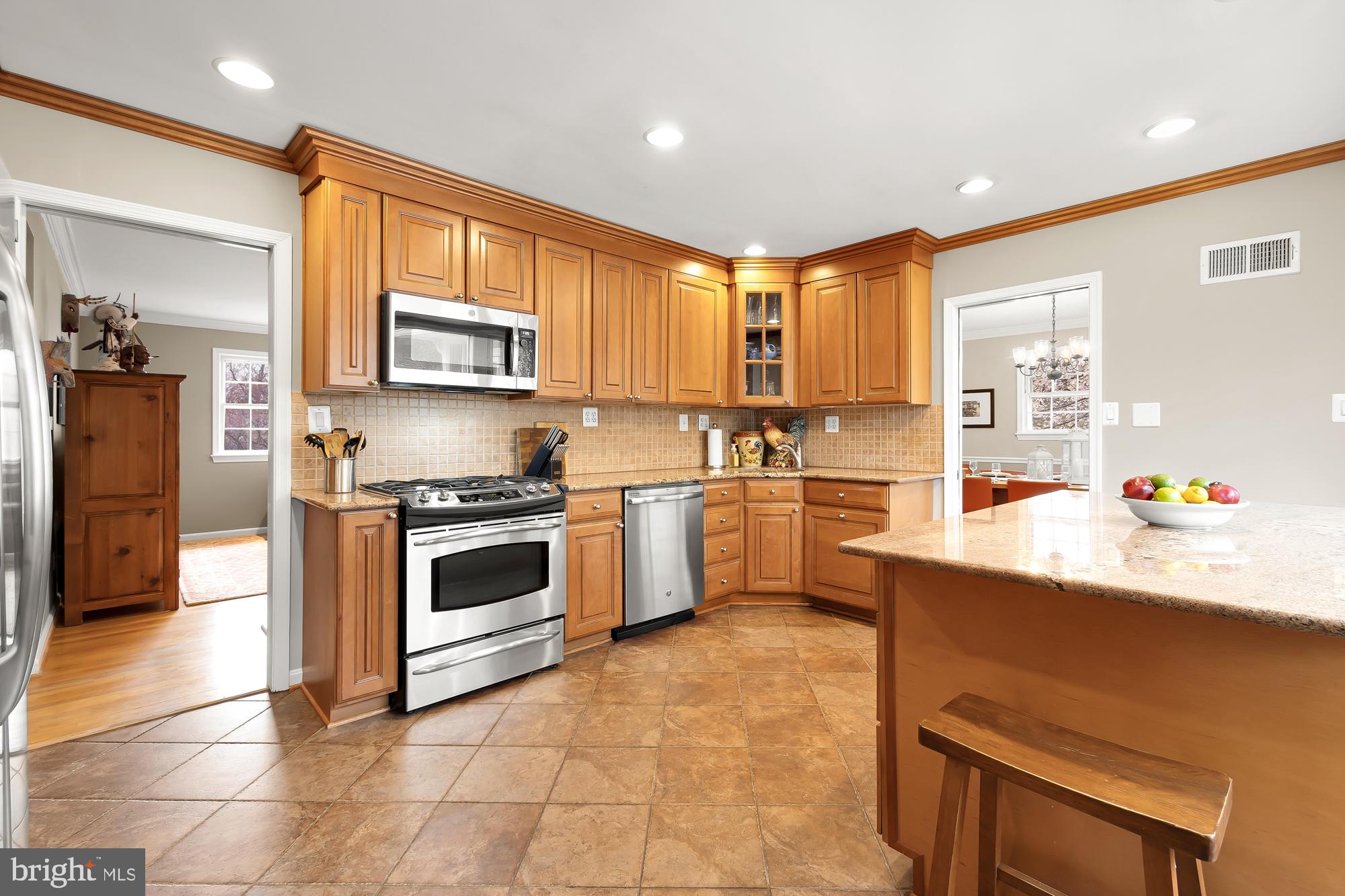 COUNTRY CLUB HILLS - Residential