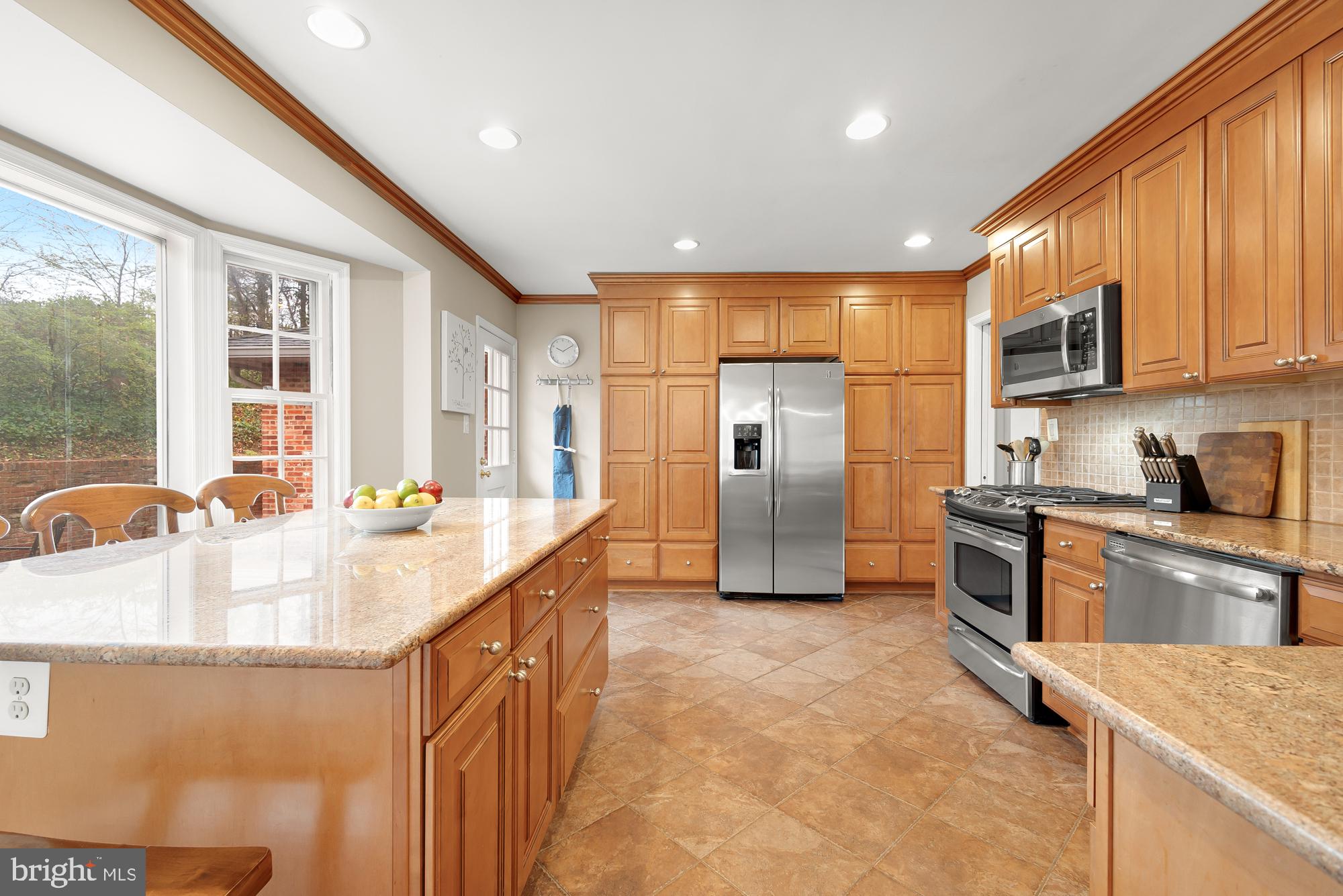 COUNTRY CLUB HILLS - Residential