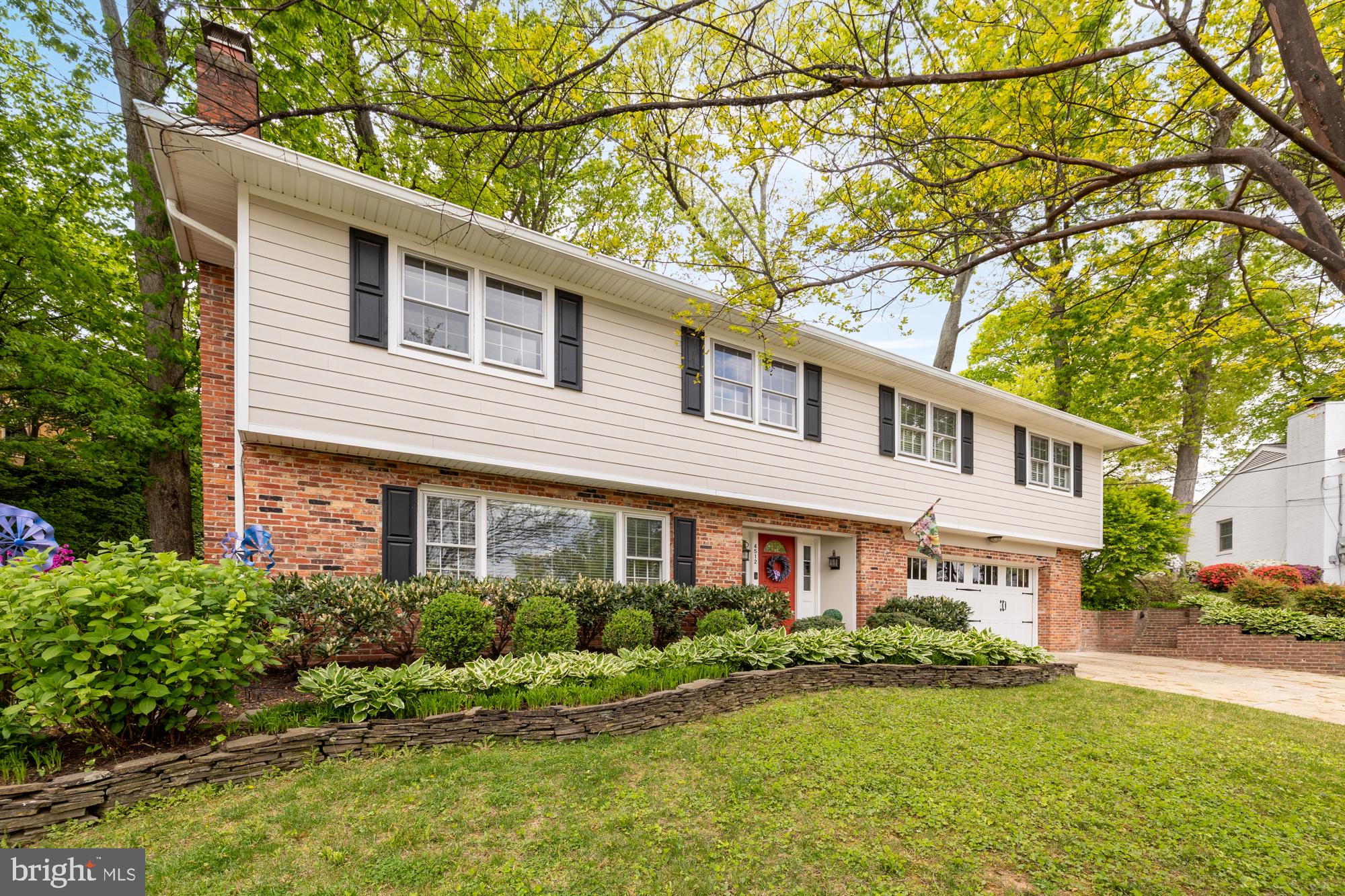 COUNTRY CLUB HILLS - Residential