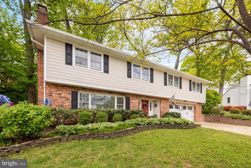 Welcome to this move-in ready single-family home located in the rarely available Country Club Hills of North Arlington. This property offers 5 bedrooms and 4 bathrooms with over 3300 SqFt of living space situated on a 13,000 SqFt lot in a quiet cul-de-sac. 

This lovely home features hardwood floors, crown moldings, an updated kitchen, primary ensuite bath, and great proportions on the living areas. The renovated kitchen boasts stainless steel appliances, a gas stove, granite counters, and a convenient breakfast bar/kitchen island.

The home's northeastern and southwestern exposures provide the interior with great natural light, accentuating the hardwood, tile, and ceramic floors throughout. Cozy up by two working fireplaces or enjoy the private patio and yard, perfect for outdoor entertaining.

Parking and storage are a breeze with an oversized 1.5 car length deep garage. Schools are top rated in Arlington with Yorktown High School, Williamsburg Middle School, and Jamestown Elementary. Don't miss the opportunity to make a rarely available and reasonably priced move-in ready Country Club Hills property your home!

Seller Updates include: Primary Ensuite Bath - 2024, Updated Paint - 2024, Brand New HVAC - 2018, New Electrical Panel and Heavy Up - 2017, Updated Hall Bath - 2016, New Garage Door - 2014. New Gutters and Siding - 2010, New Kitchen - 2007.