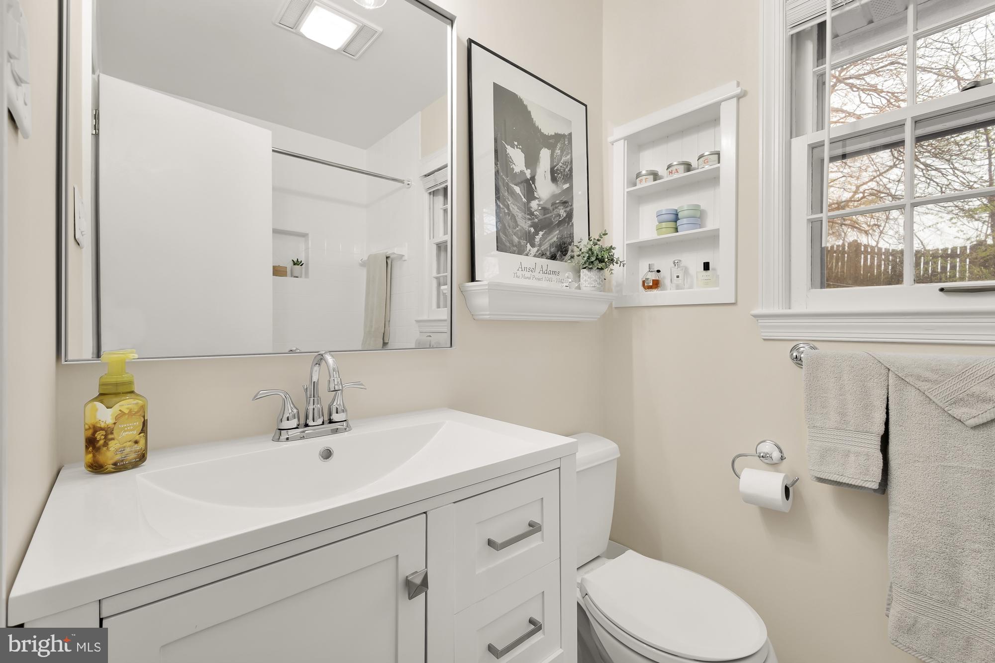 COUNTRY CLUB HILLS - Residential