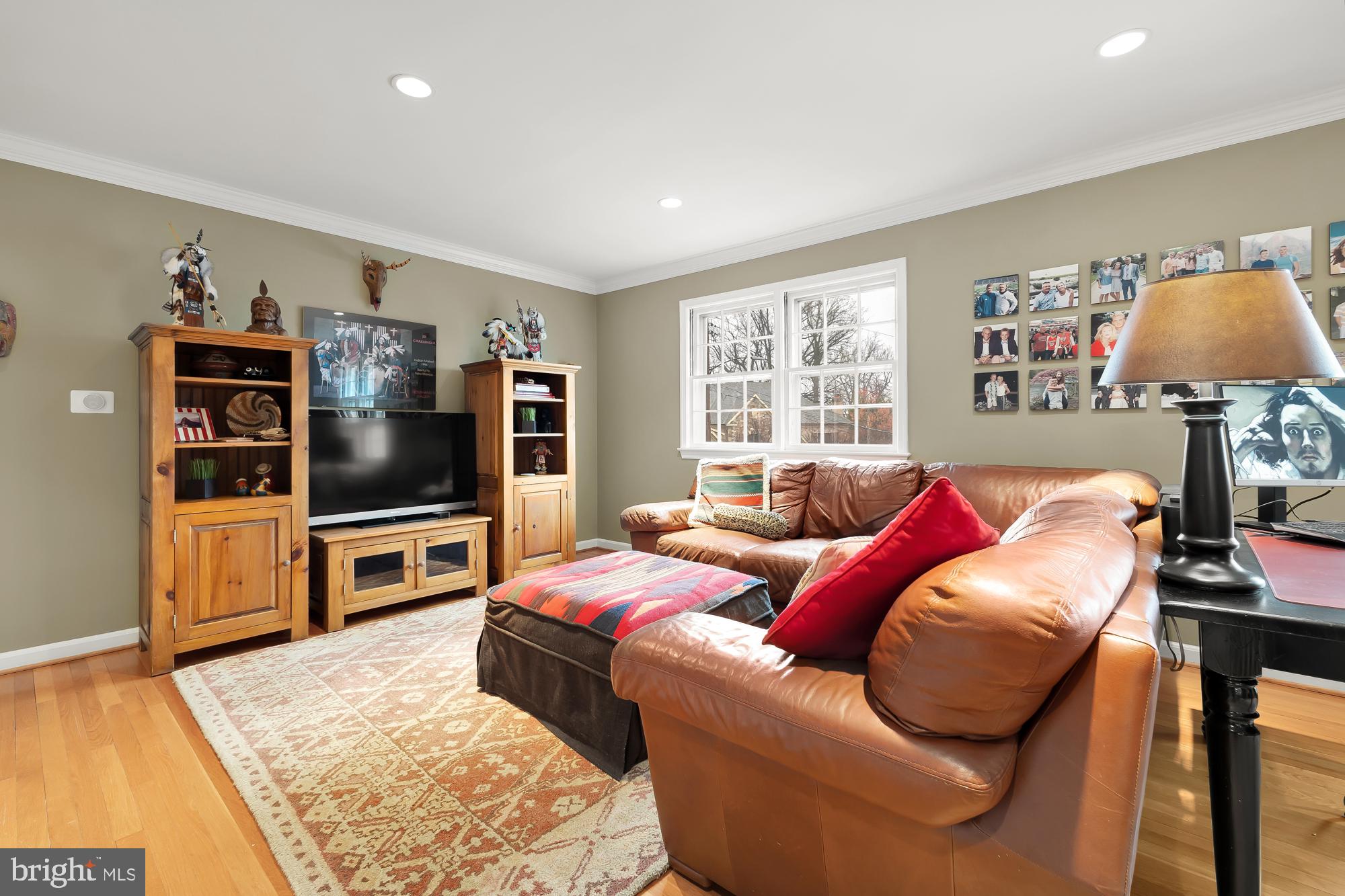 COUNTRY CLUB HILLS - Residential