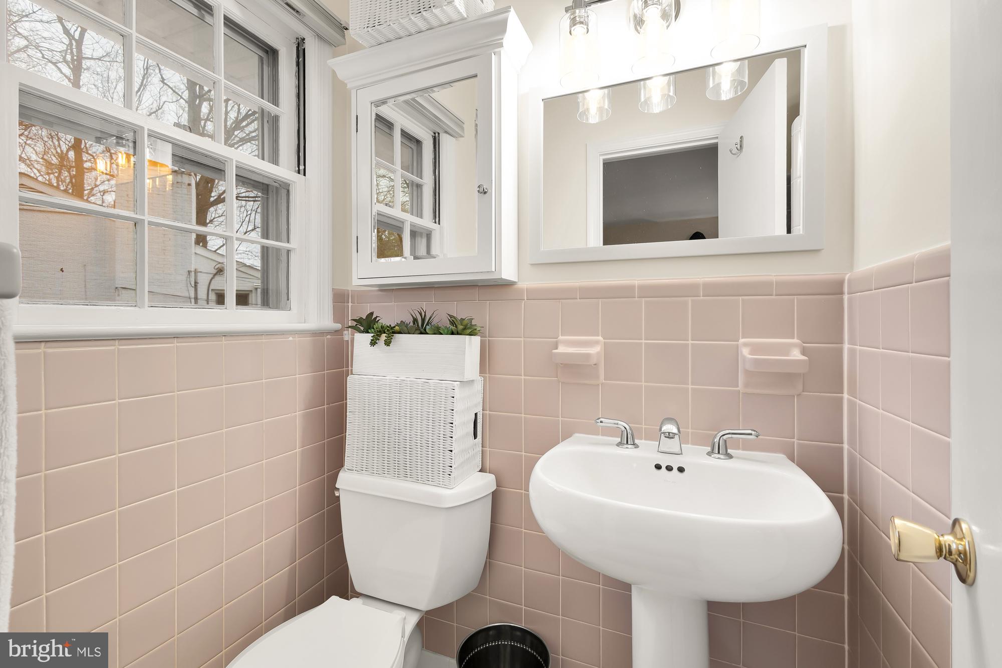 COUNTRY CLUB HILLS - Residential