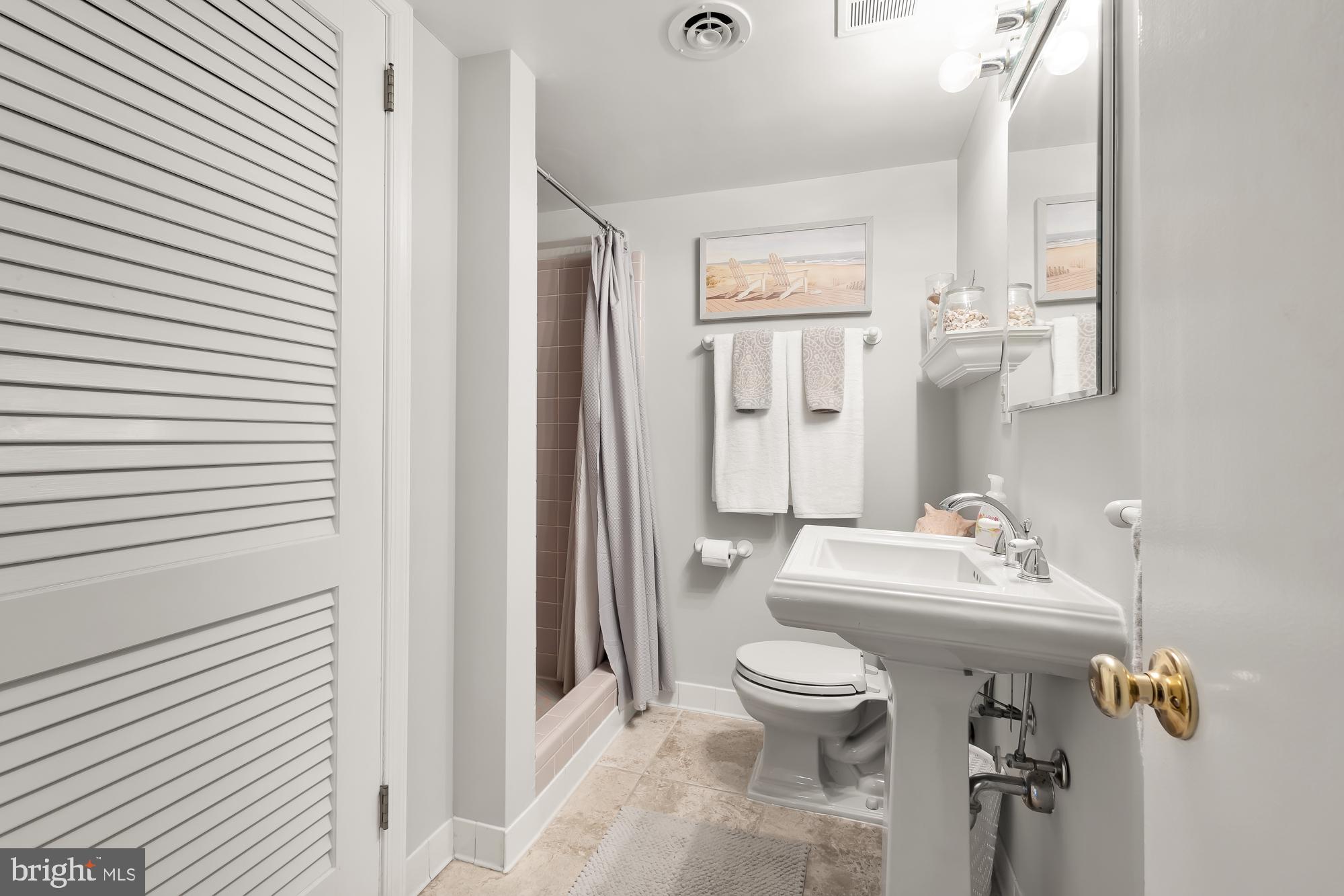 COUNTRY CLUB HILLS - Residential