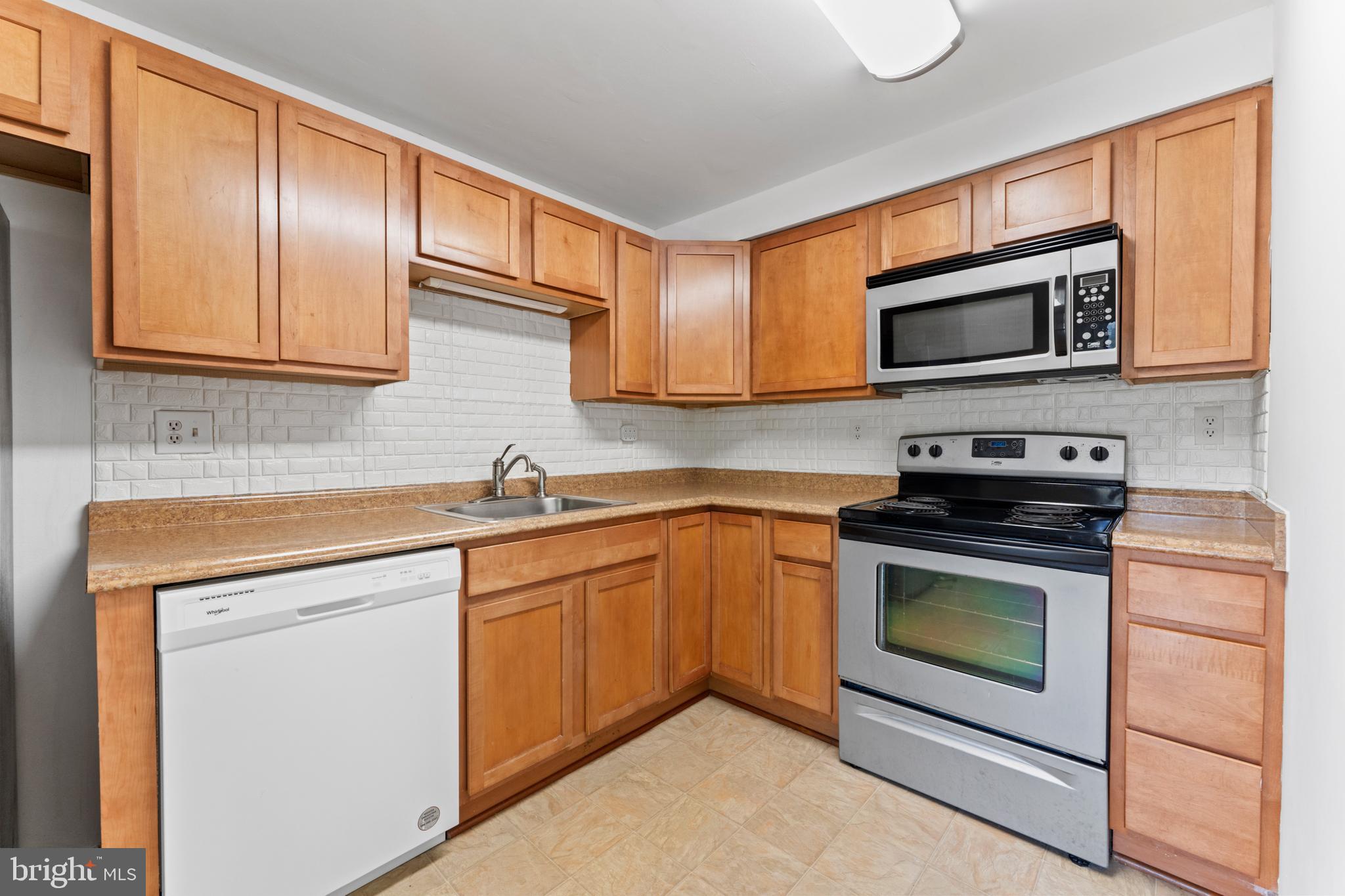 PRESIDENTIAL VILLAGE - Residential